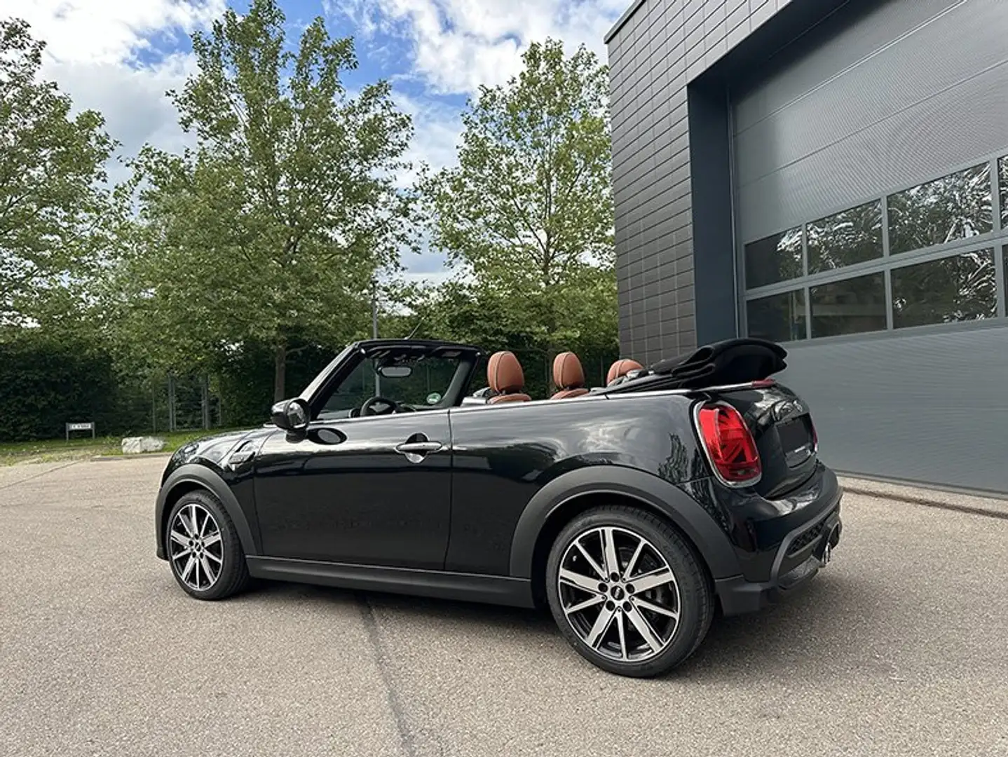 MINI Cooper S Cabrio Leder Braun/Sportsitze/Navi/Sitzheizung/1.Hand Schwarz - 2