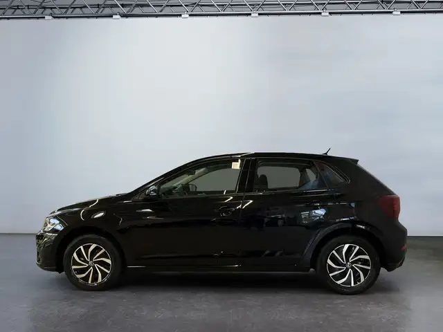 Volkswagen Polo view 3