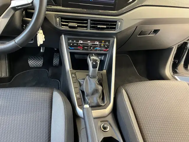 Volkswagen Polo view 9