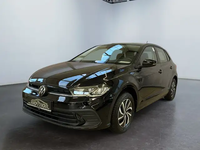Volkswagen Polo view 2
