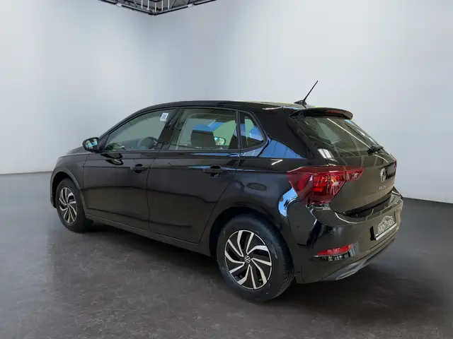Volkswagen Polo view 4