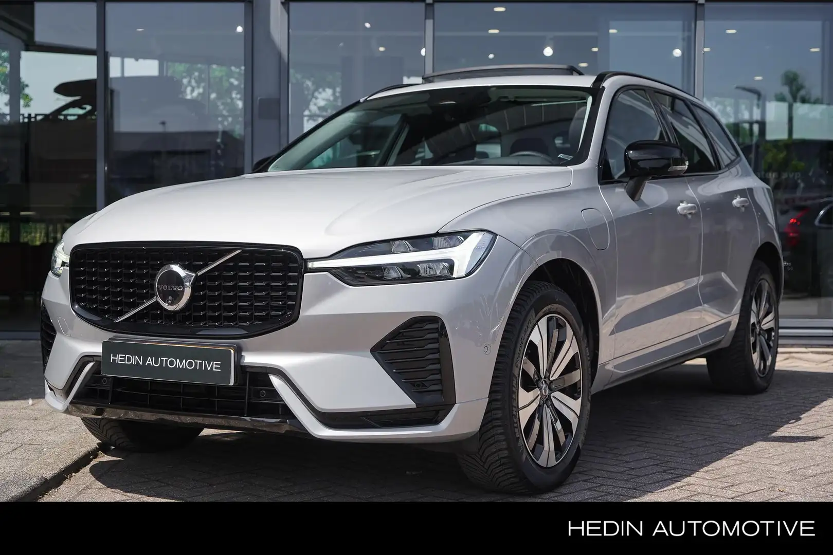 Volvo XC60 2.0 T6 Plug-in hybrid AWD Plus Dark | 2.250 kg tre Grigio - 1