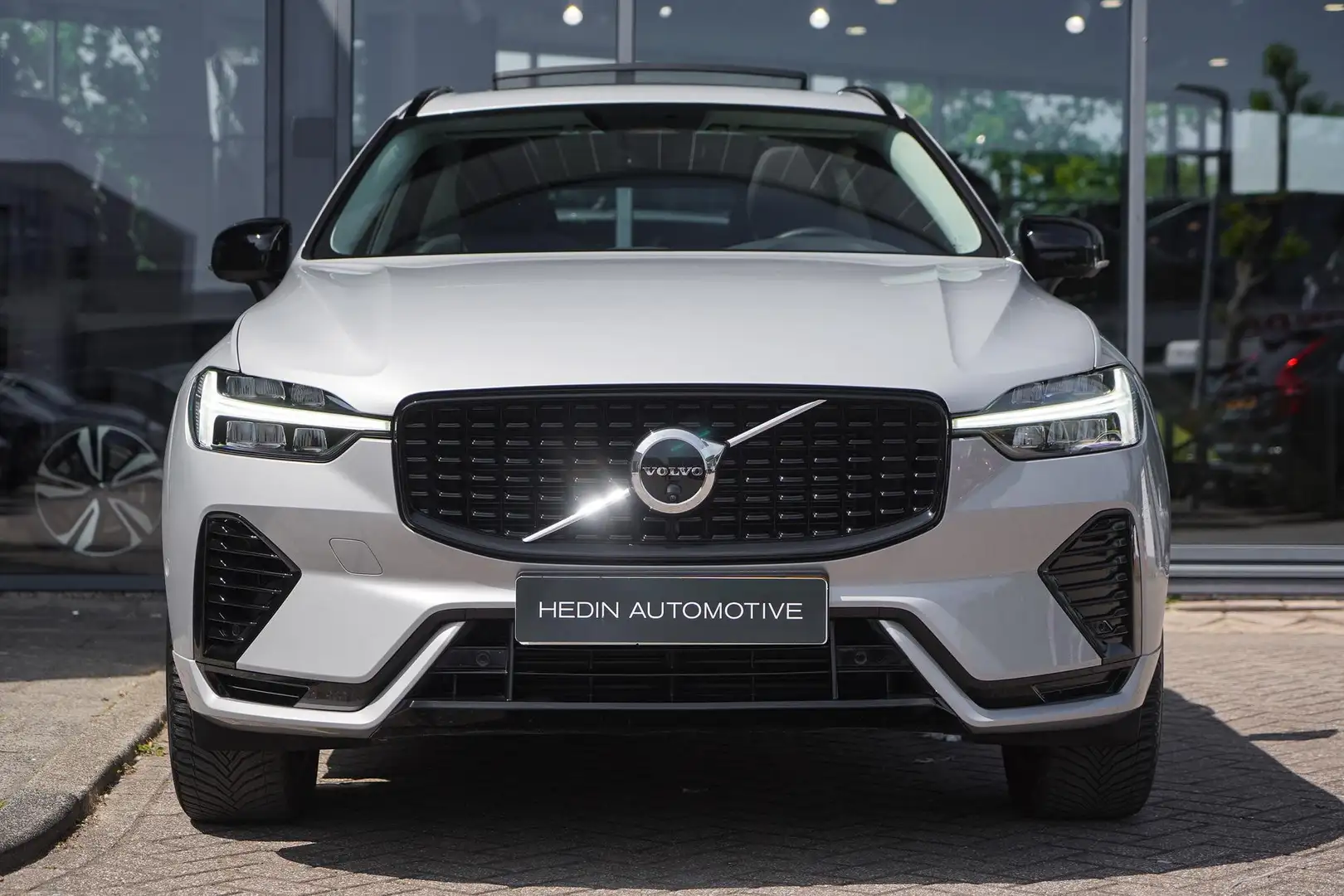 Volvo XC60 2.0 T6 Plug-in hybrid AWD Plus Dark | 2.250 kg tre Grigio - 2