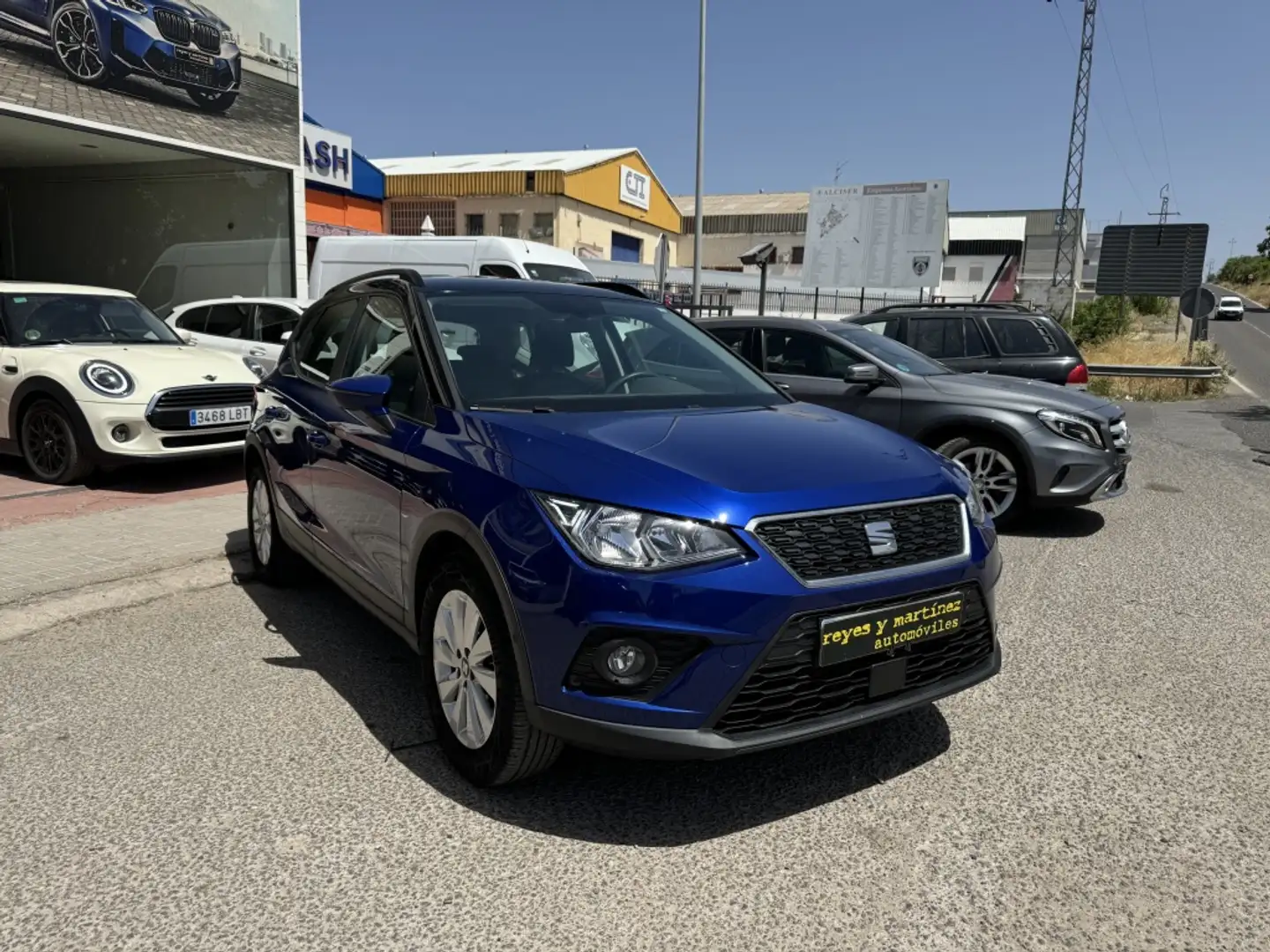 SEAT Arona 1.0 TSI Ecomotive S&S Style 95 Azul - 2