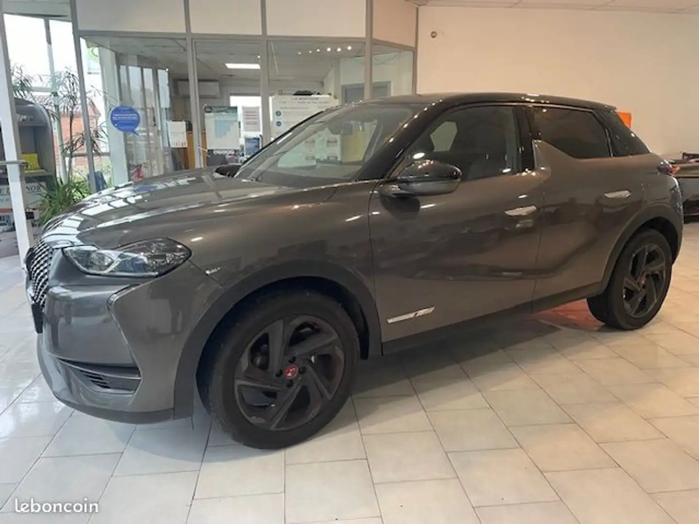 DS Automobiles DS 3 Crossback DS3 BlueHDI 100 PERFORMANCE LINE Grau - 1