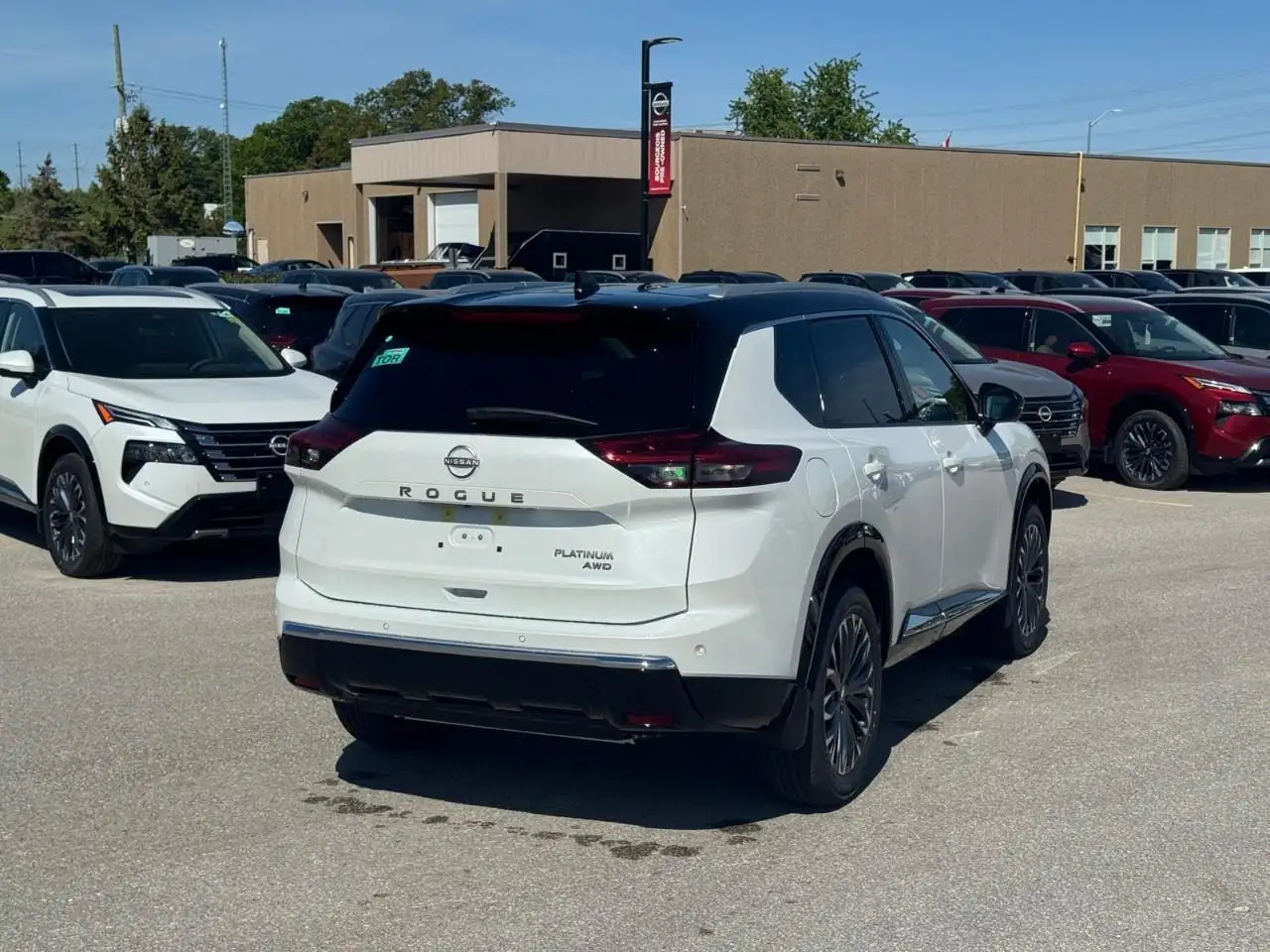 Nissan Rogue снимка Nissan Rogue