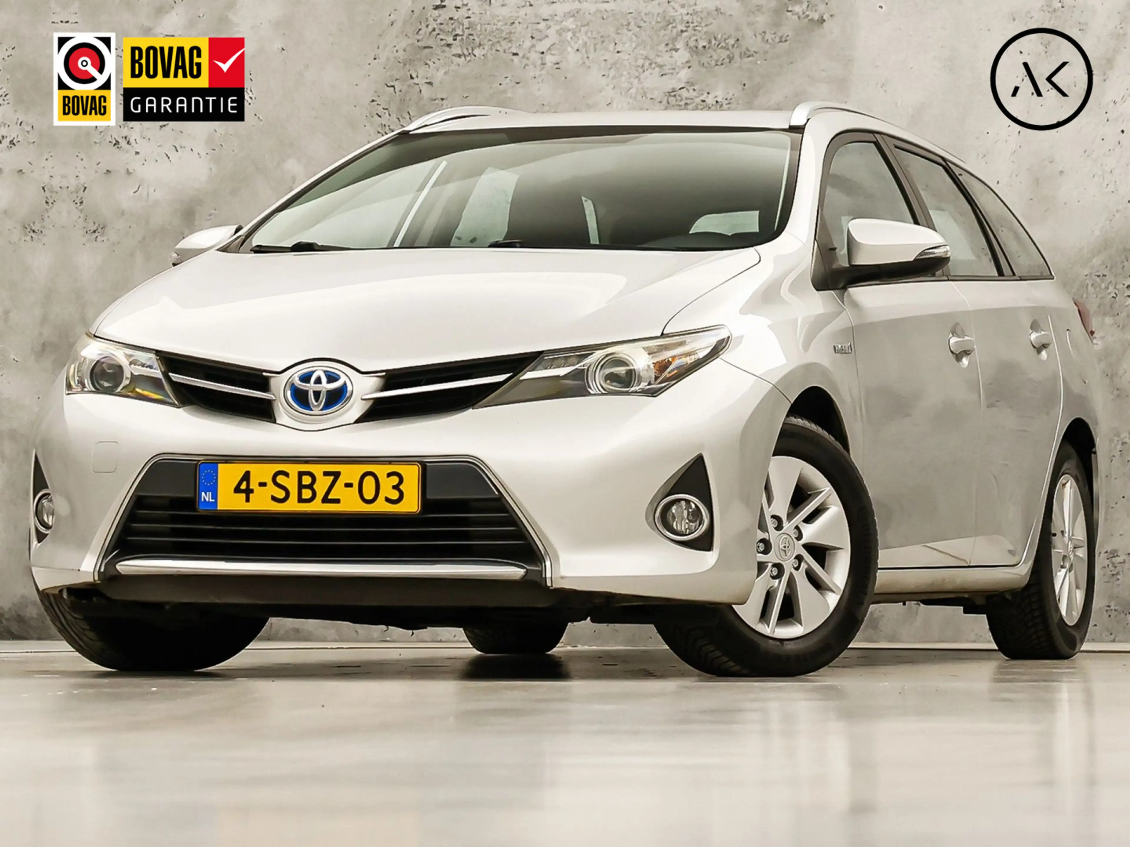 Toyota Auris Touring Sports 1.8 Hybrid Sport Automaat (NAVIGATI