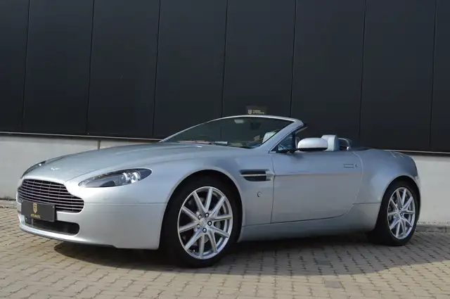Aston Martin V8 Vantage 4.3i Roadster Full Aston service