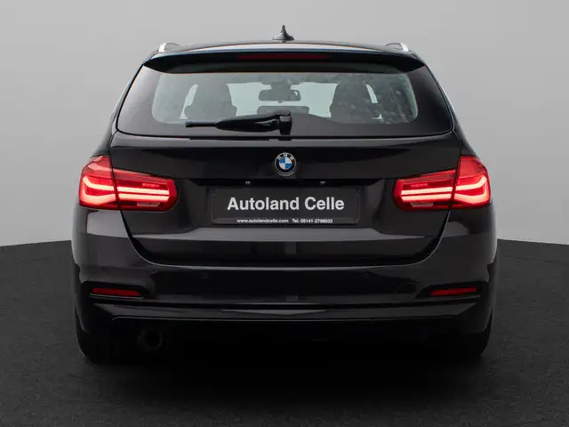 BMW 3 Series view 8