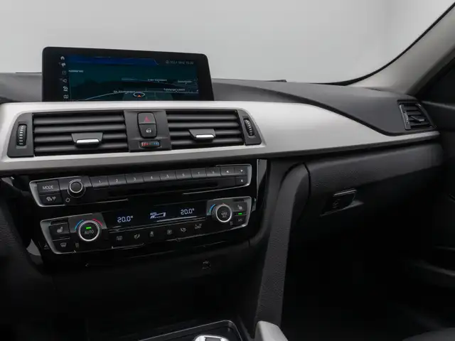 BMW 3 Series view 21
