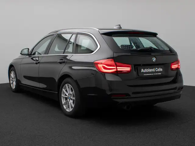 BMW 3 Series view 9