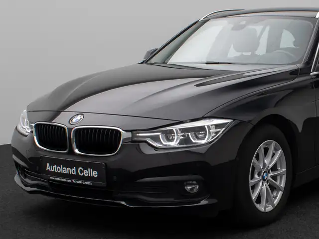 BMW 3 Series view 17