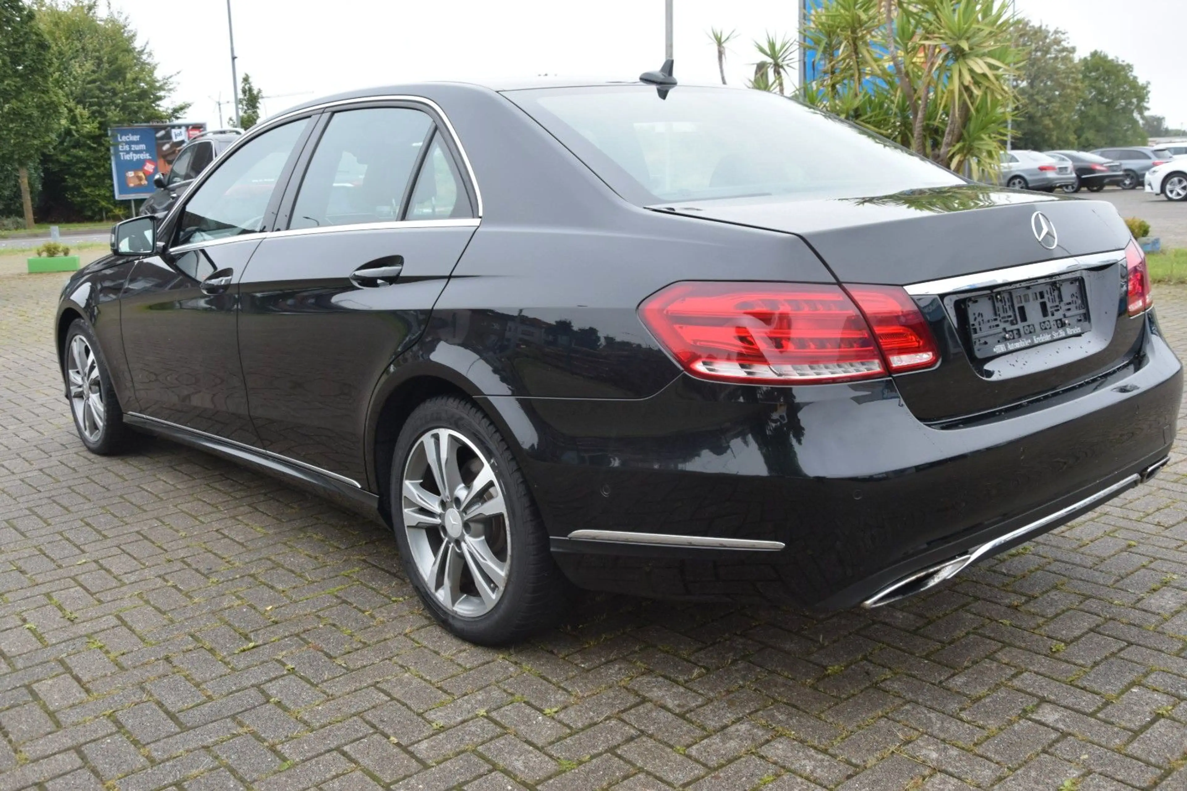 Mercedes-Benz E 350 BlueTEC 4-Matic*Navi*SSD*Standheizung*TV* — photo 7