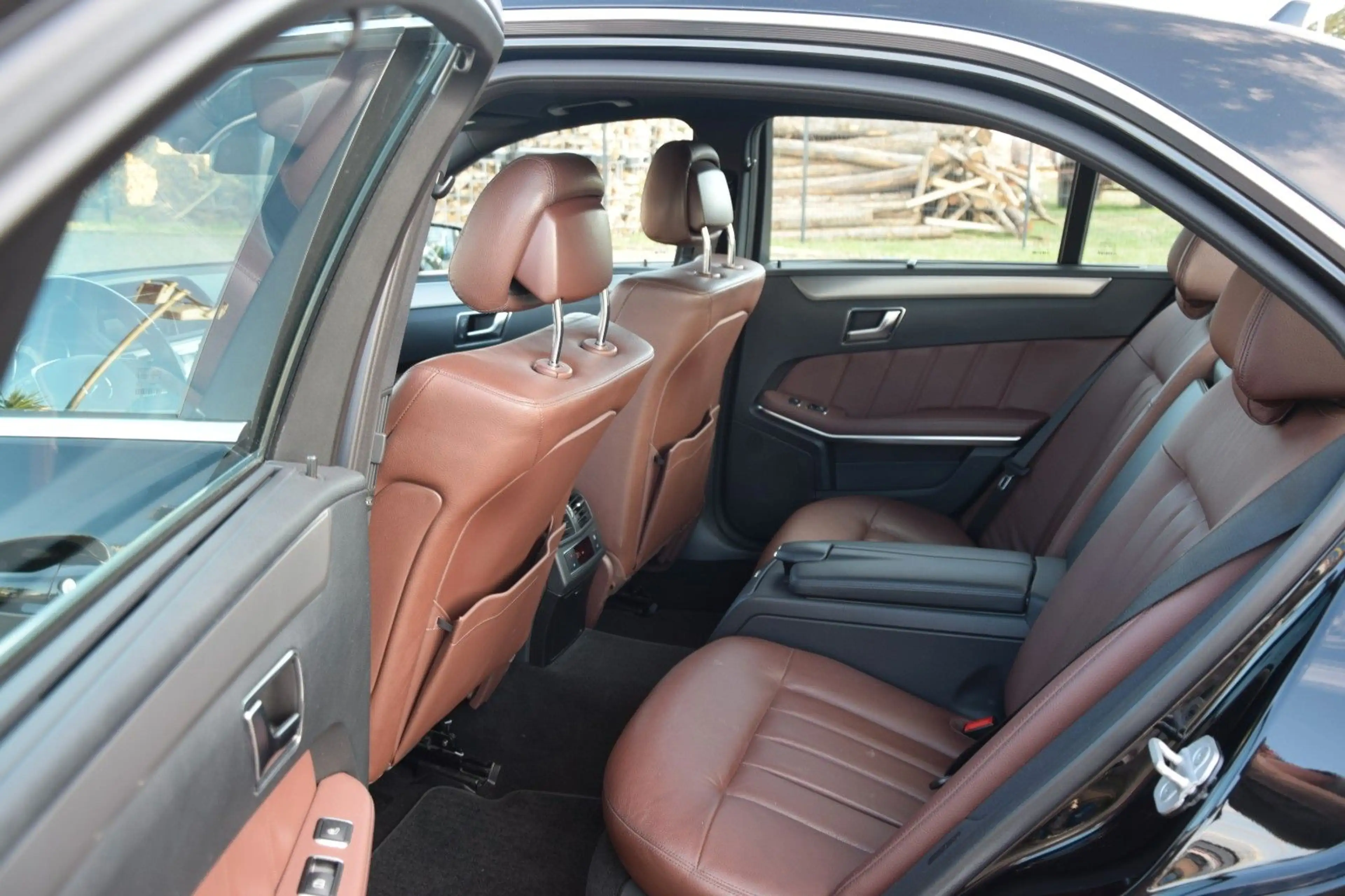 Mercedes-Benz E 350 BlueTEC 4-Matic*Navi*SSD*Standheizung*TV* — photo 10