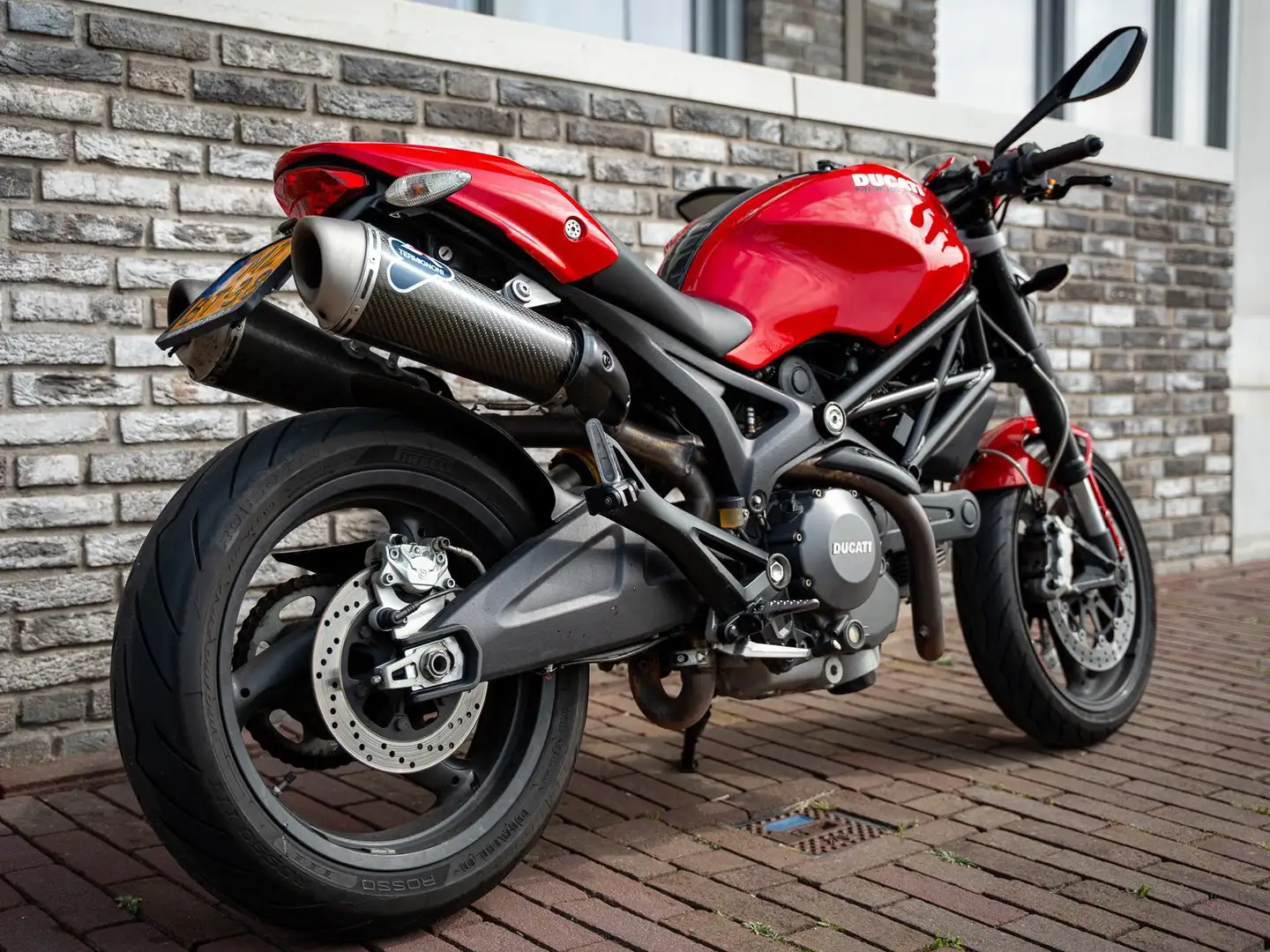 Ducati Monster 696 Roşu - 1