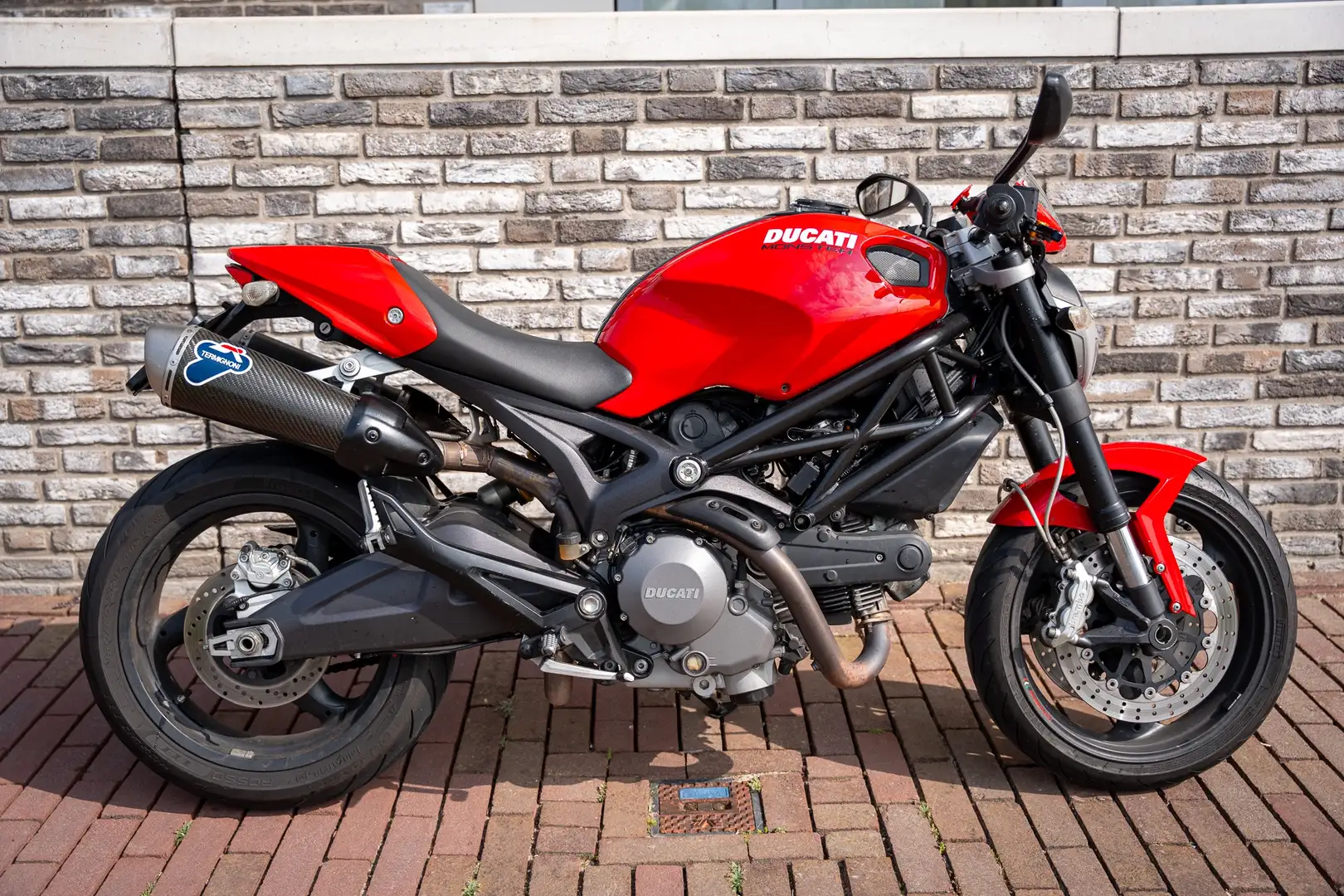 Ducati Monster 696 Roşu - 2