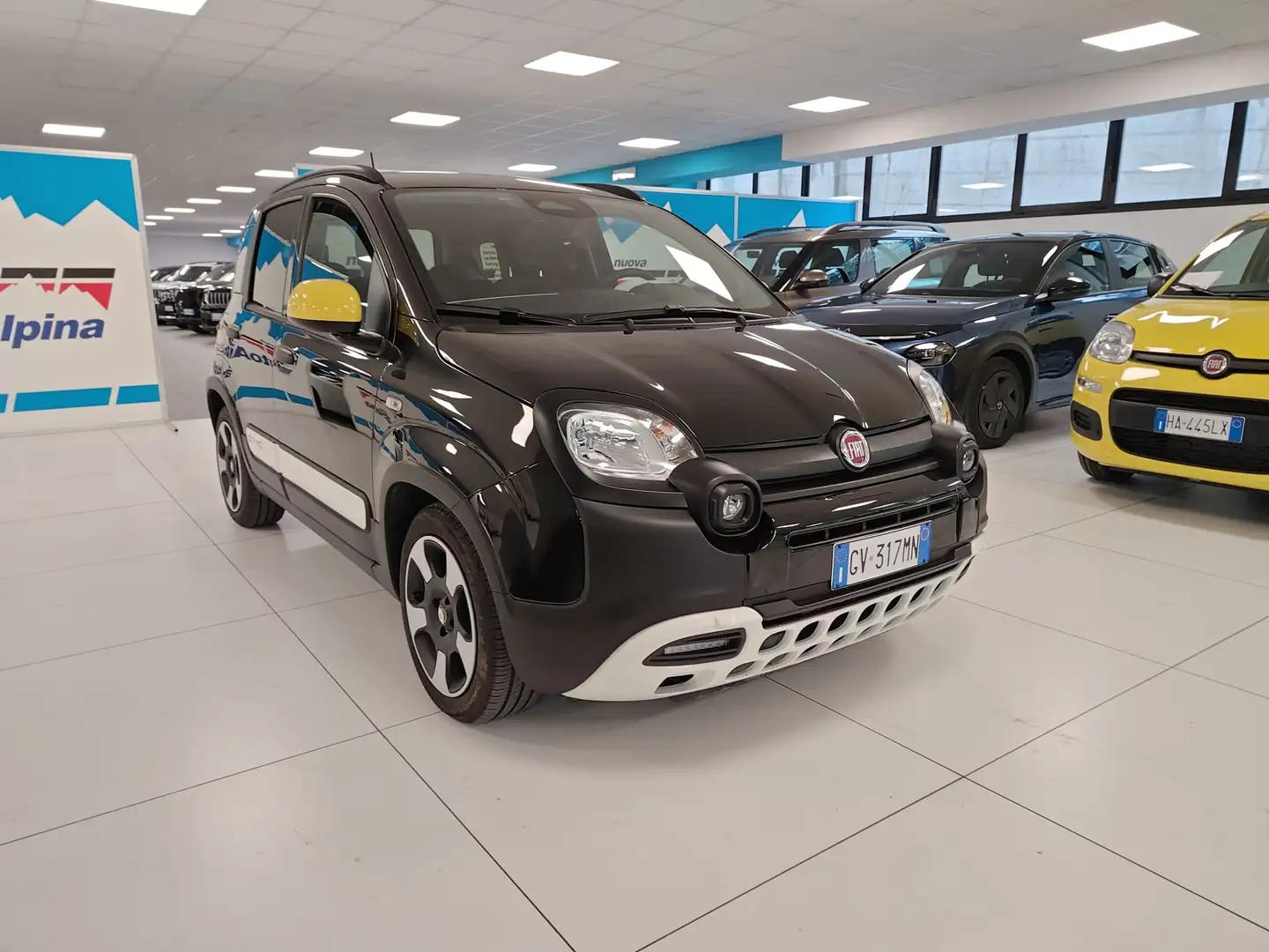 Fiat Panda Pandina 1.0 firefly hybrid s&s 70cv Schwarz - 1