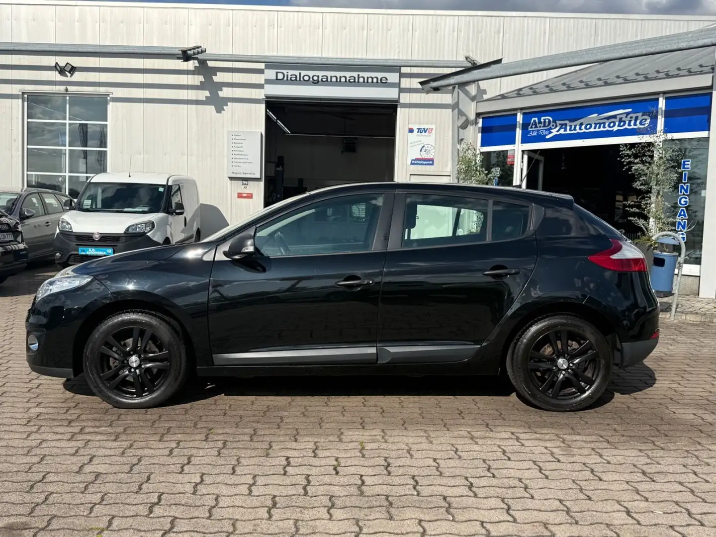 Renault Megane III Lim. 5-trg. Tomtom Edition Schwarz - 2