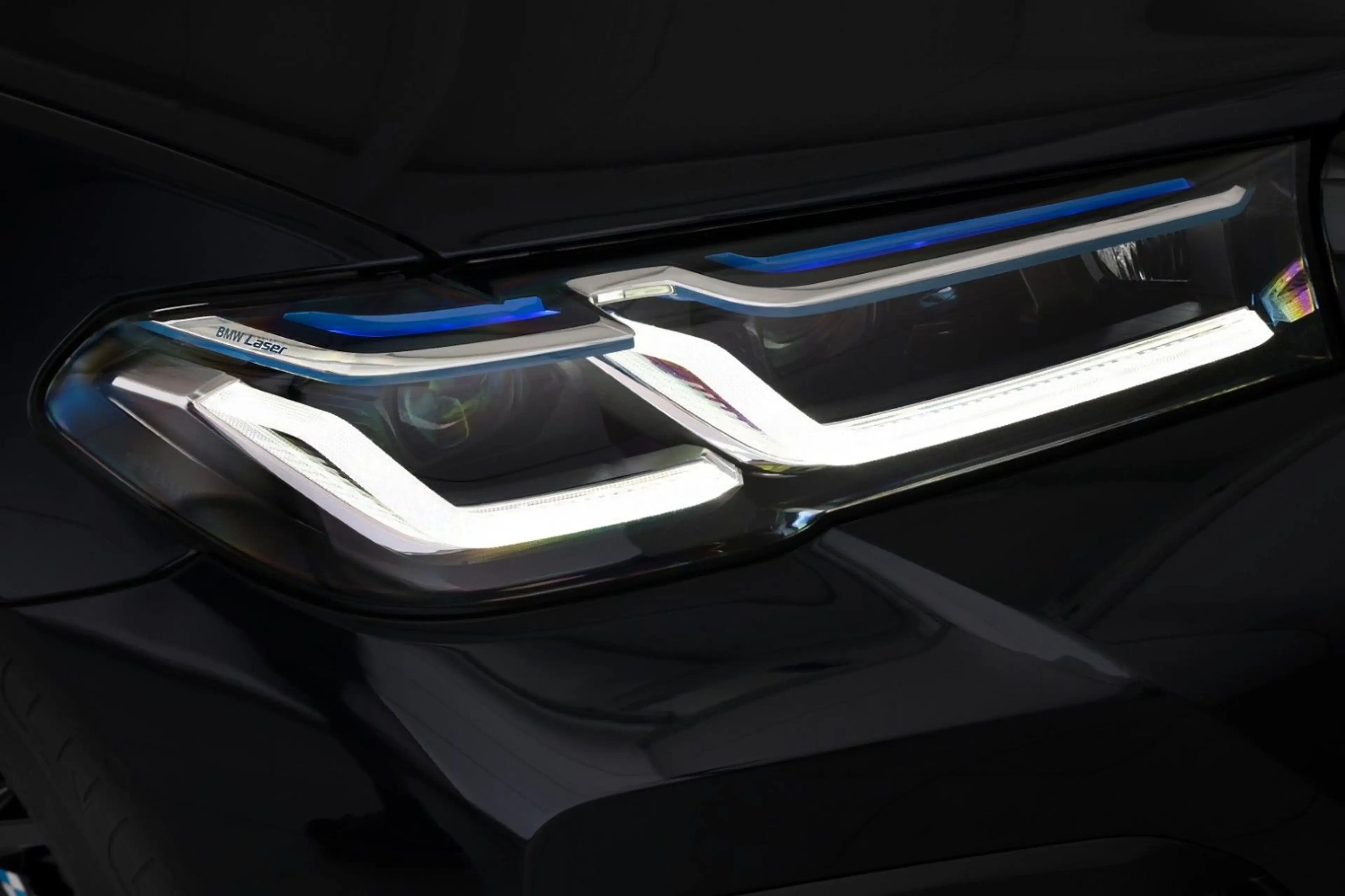 BMW 530 d xDrive Touring M Sport PANO HUD RFK AHK 19" — photo 10