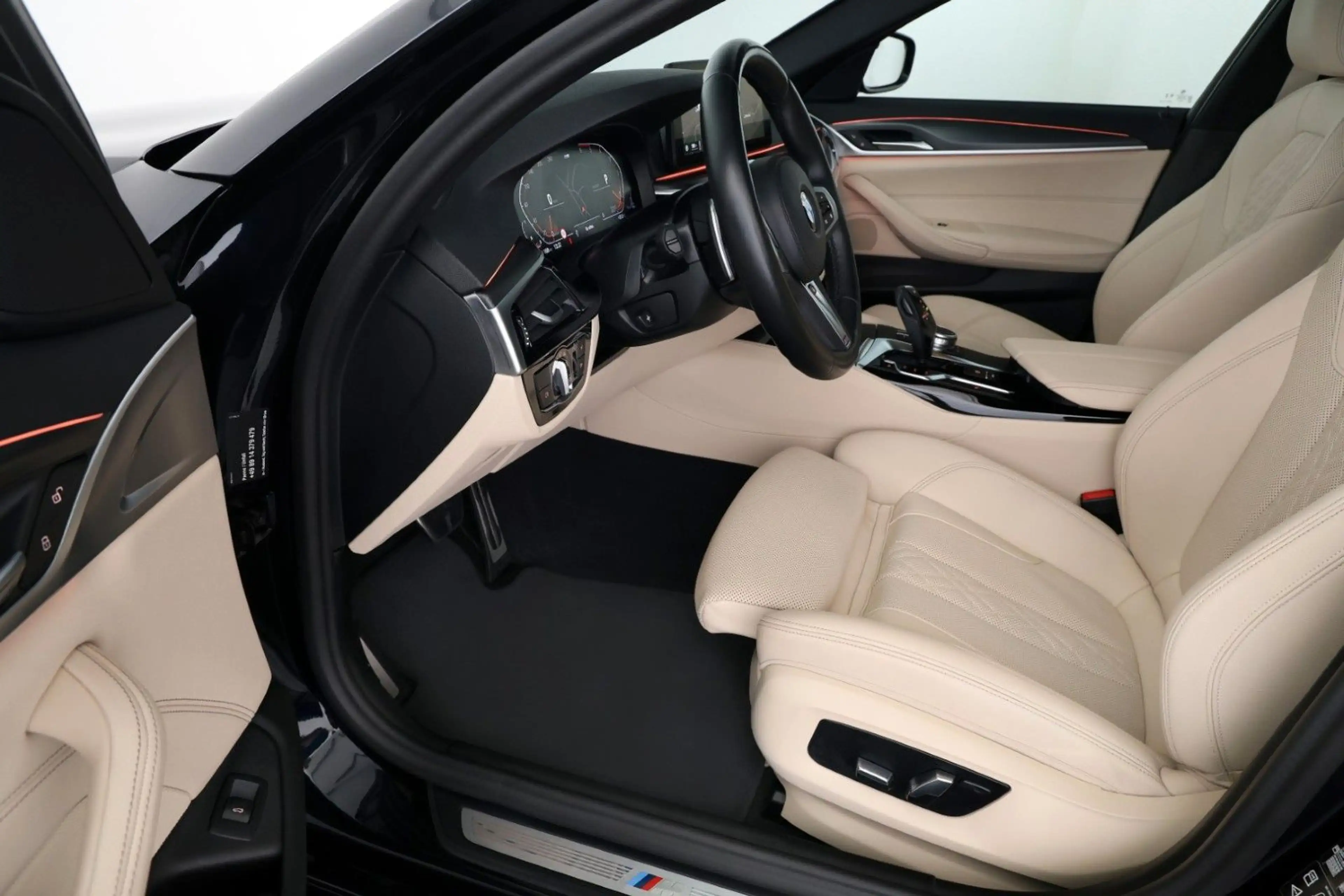 BMW 530 d xDrive Touring M Sport PANO HUD RFK AHK 19" — photo 14