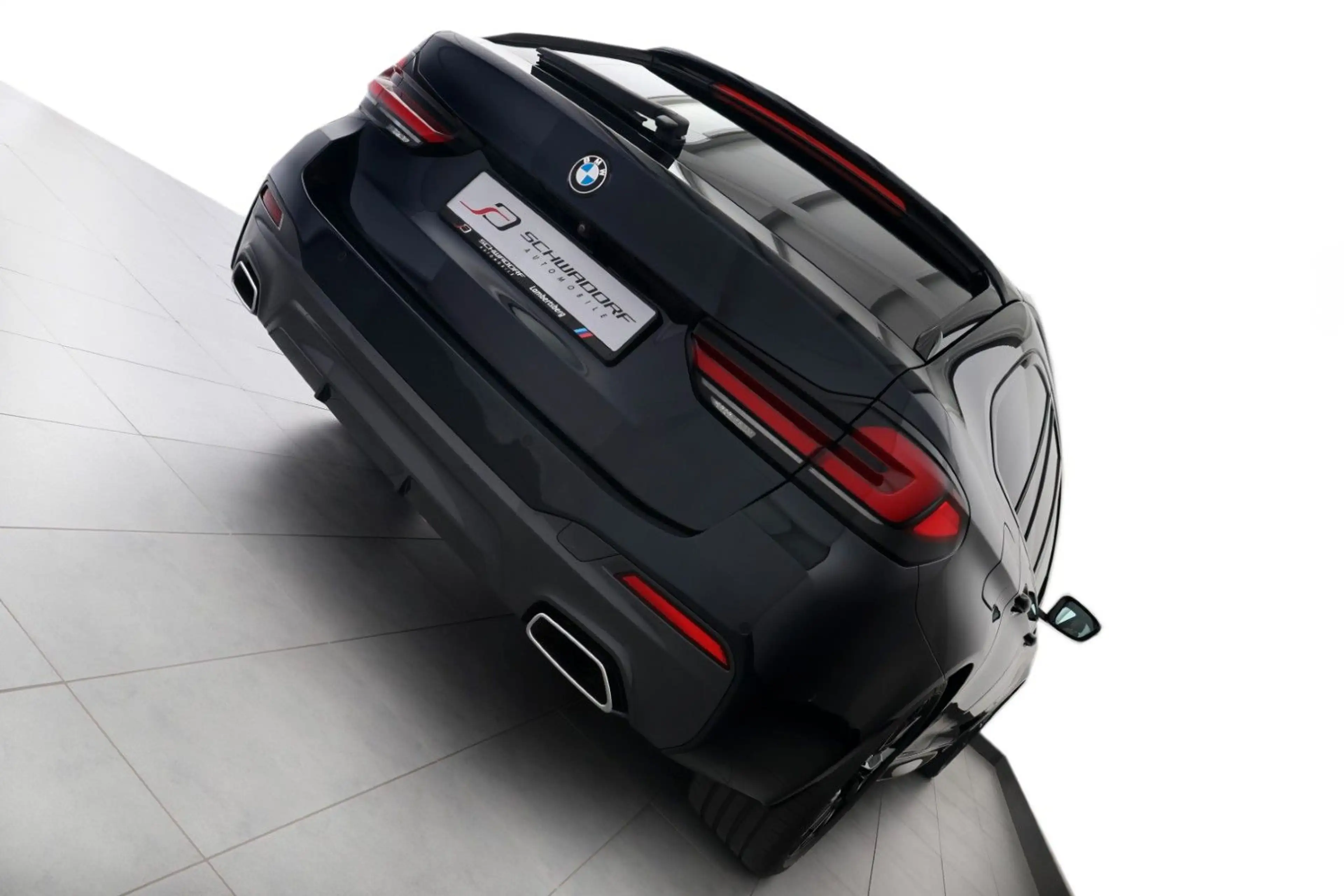 BMW 530 d xDrive Touring M Sport PANO HUD RFK AHK 19" — photo 4
