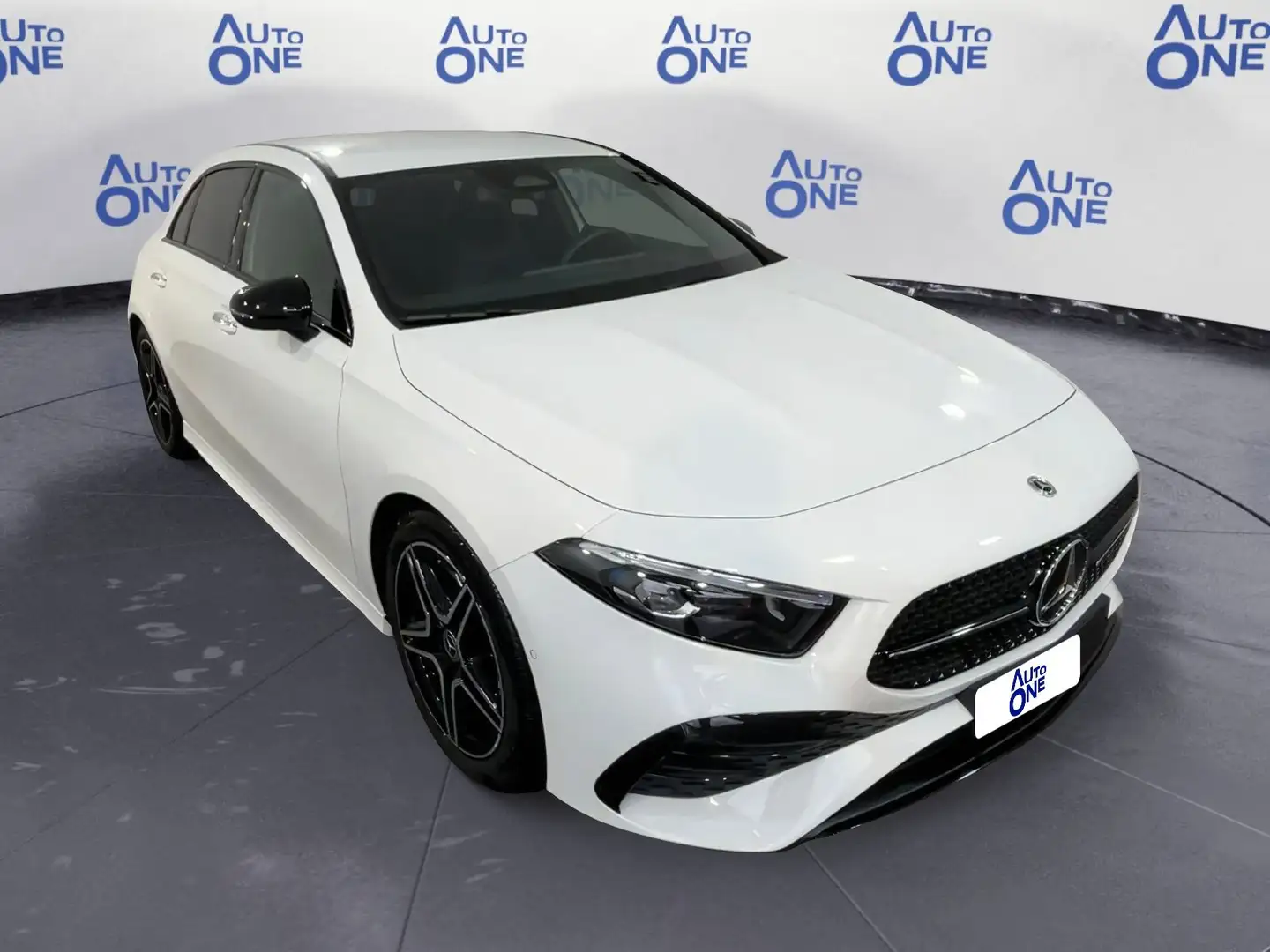 Mercedes-Benz A 200 200D 2.0 150CV AUTO AMG - * Blanc - 1