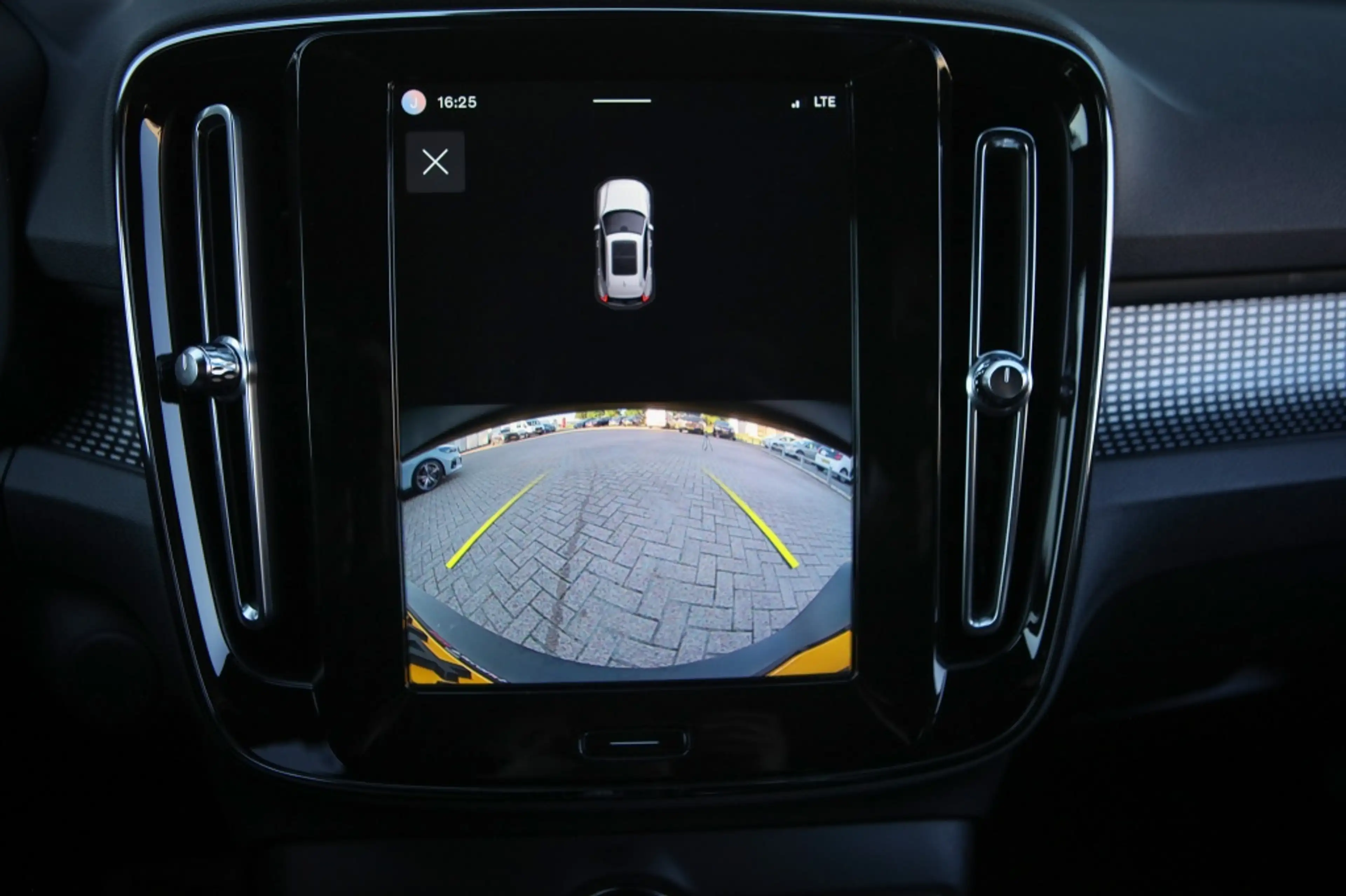 Volvo XC40 Recharge P8 AWD | 408 PK | Harman Kardon | Camera — photo 21