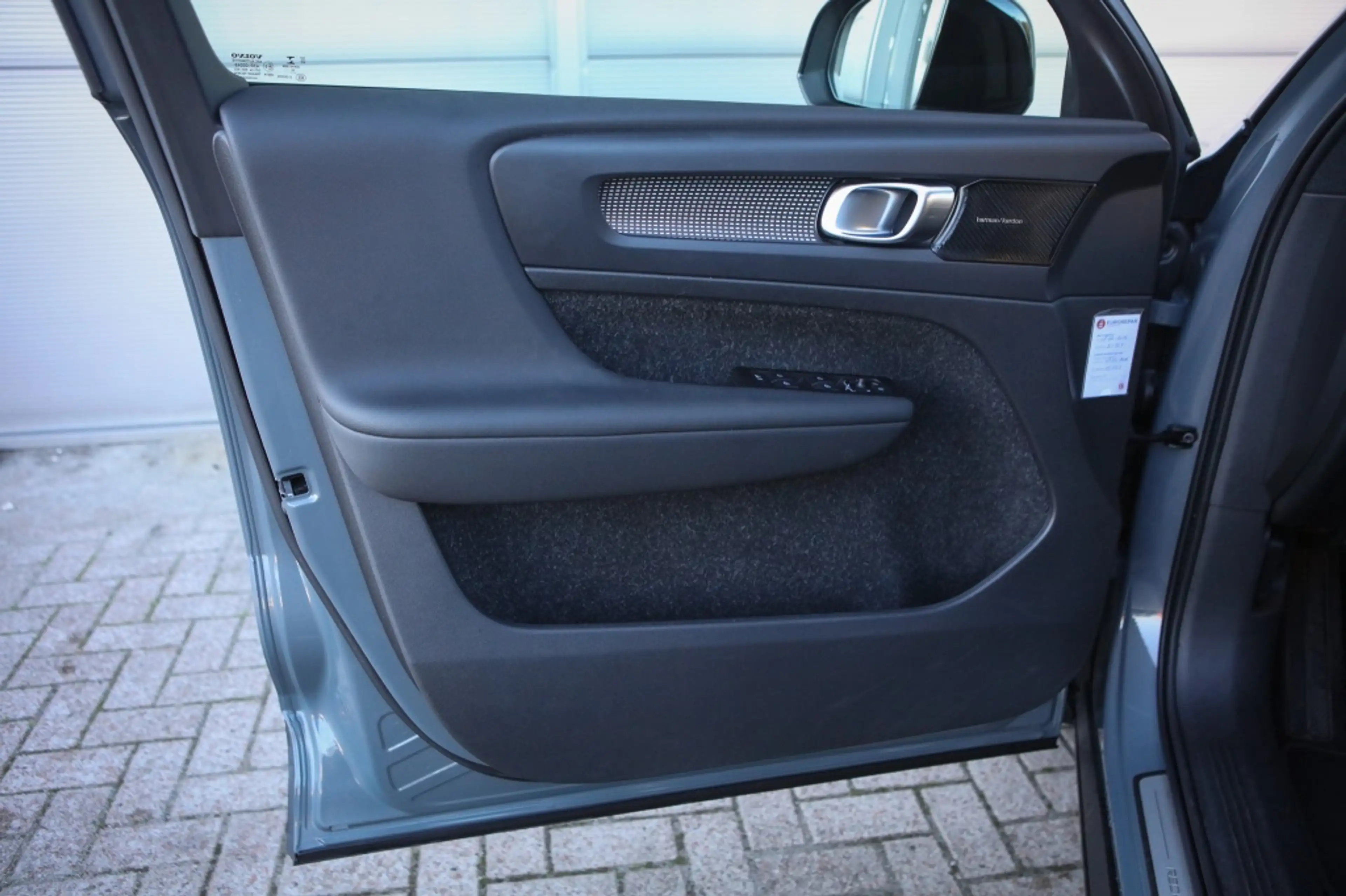 Volvo XC40 Recharge P8 AWD | 408 PK | Harman Kardon | Camera — photo 10