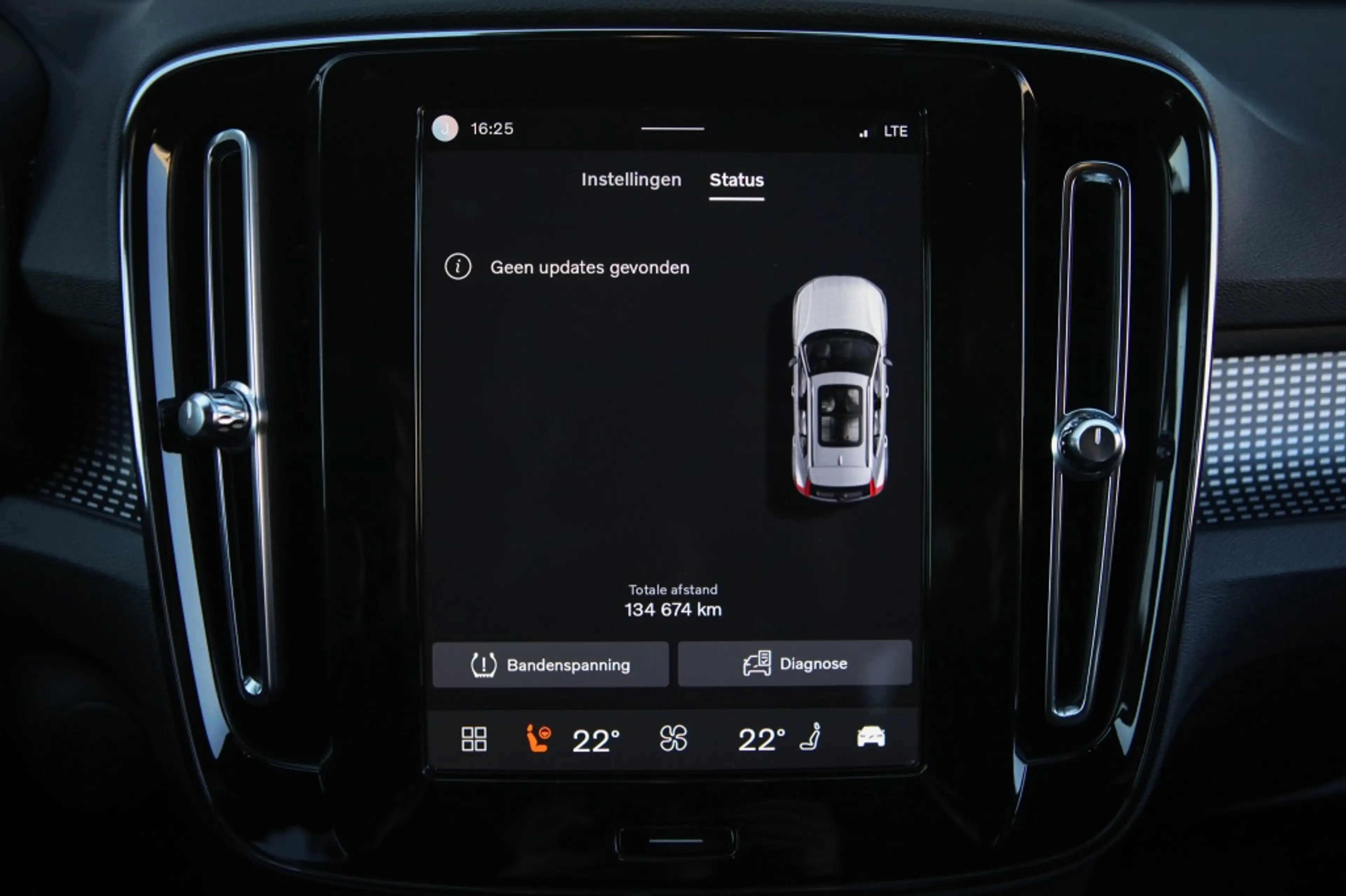 Volvo XC40 Recharge P8 AWD | 408 PK | Harman Kardon | Camera — photo 18