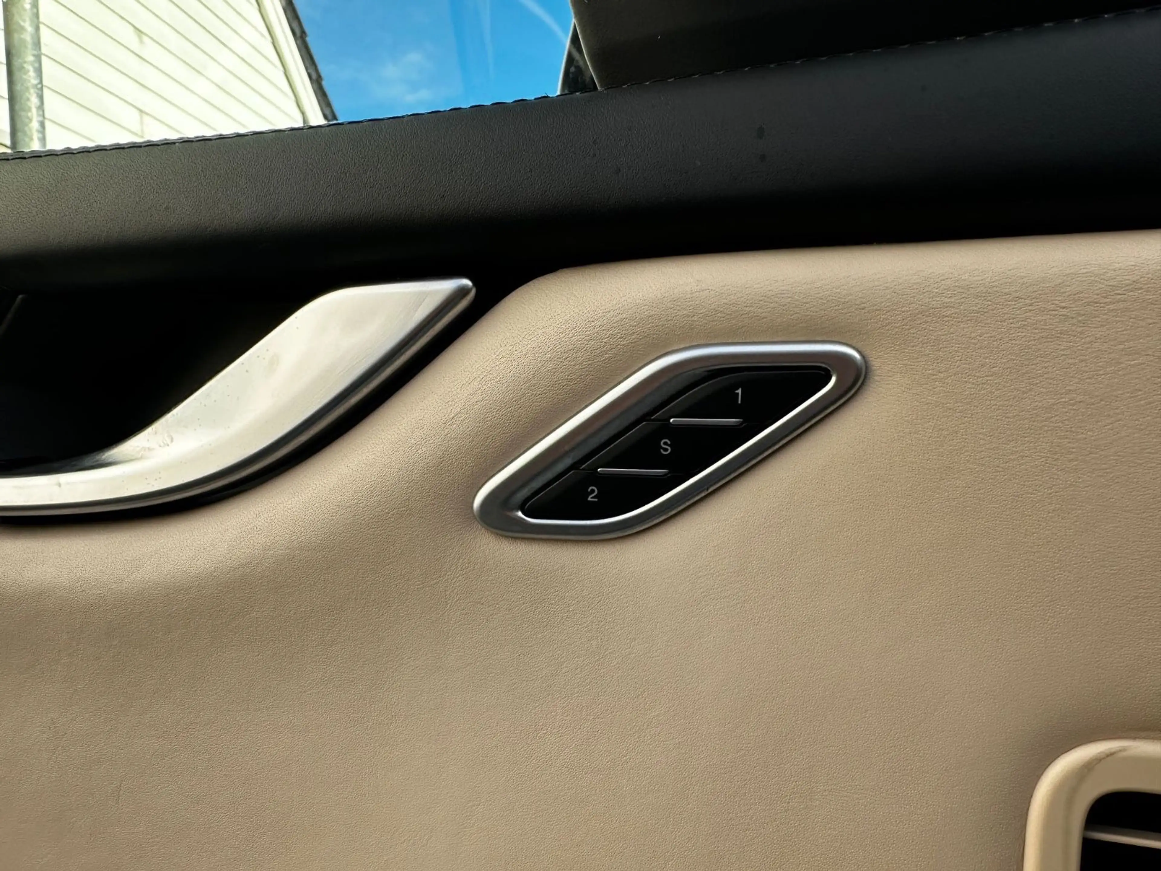 Maserati Ghibli S — photo 15