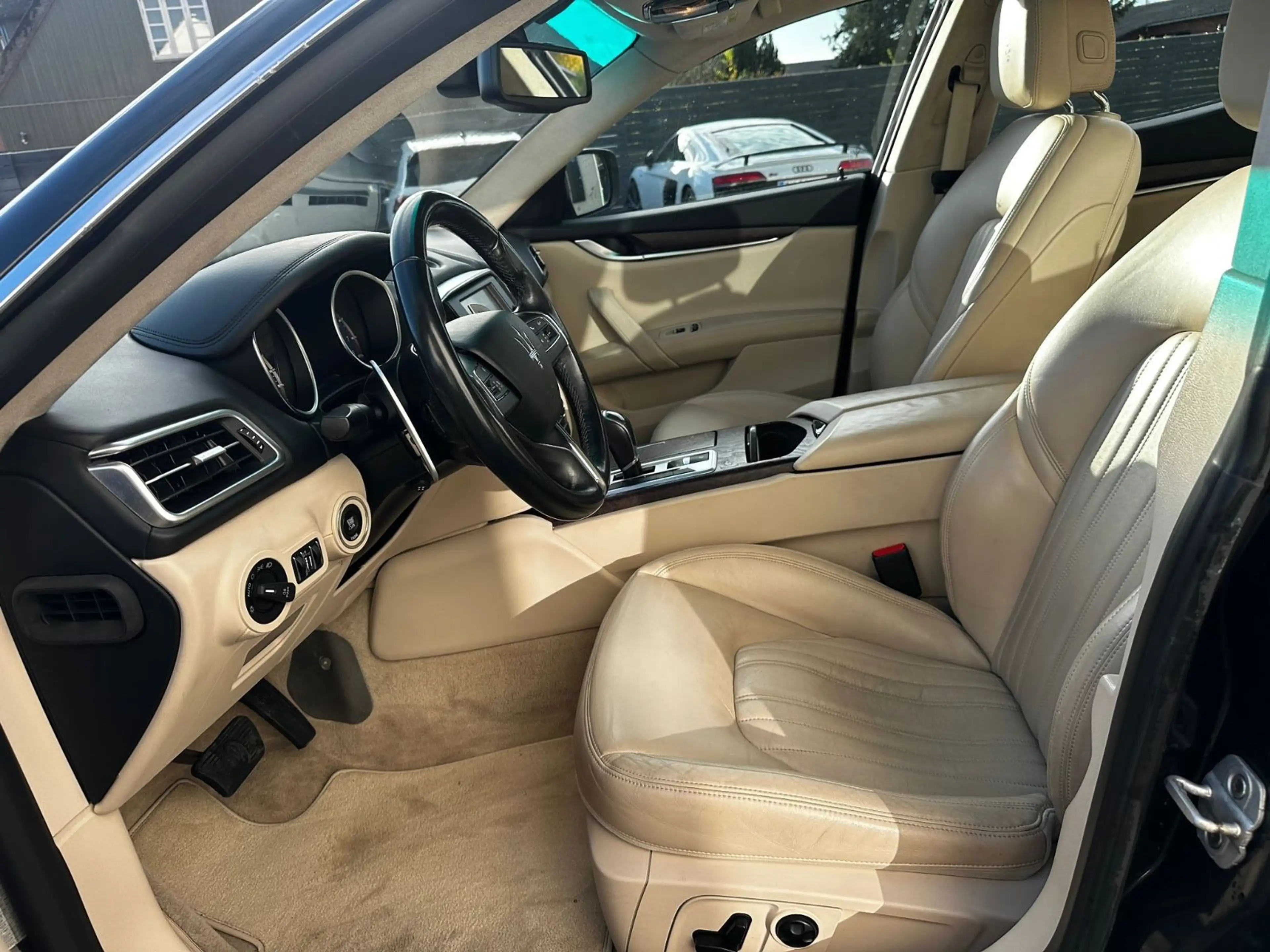 Maserati Ghibli S — photo 9