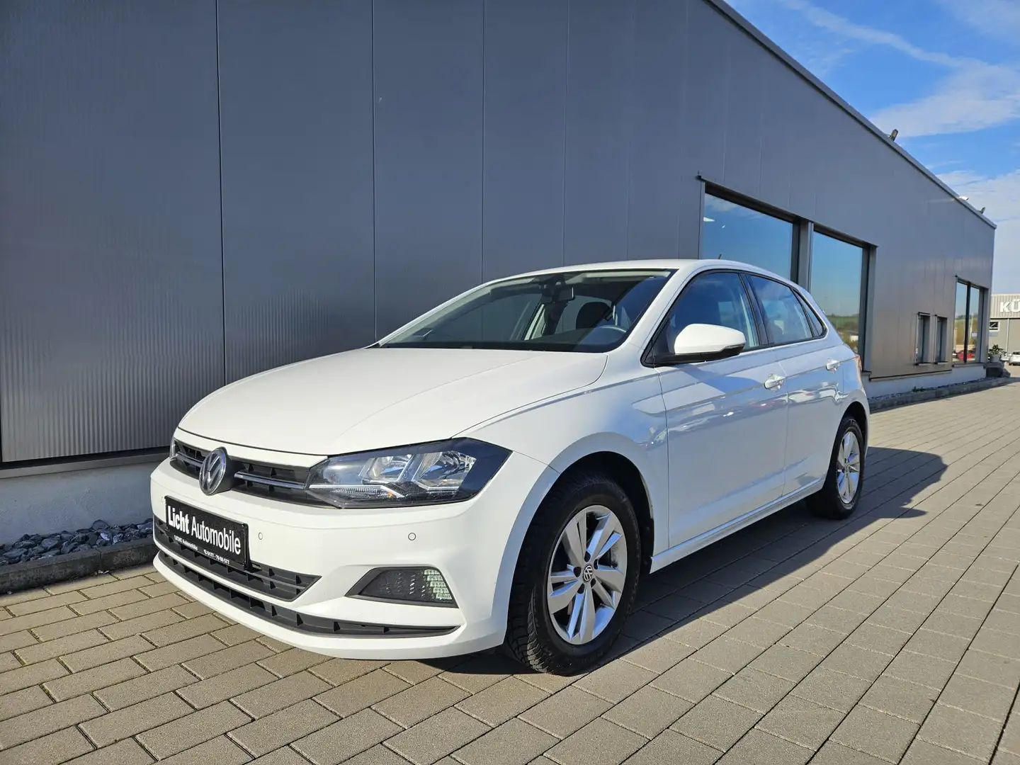Volkswagen Polo Comfortline/Scheckheftgepflegt/Navi/Klima/Tempomat Weiß - 1