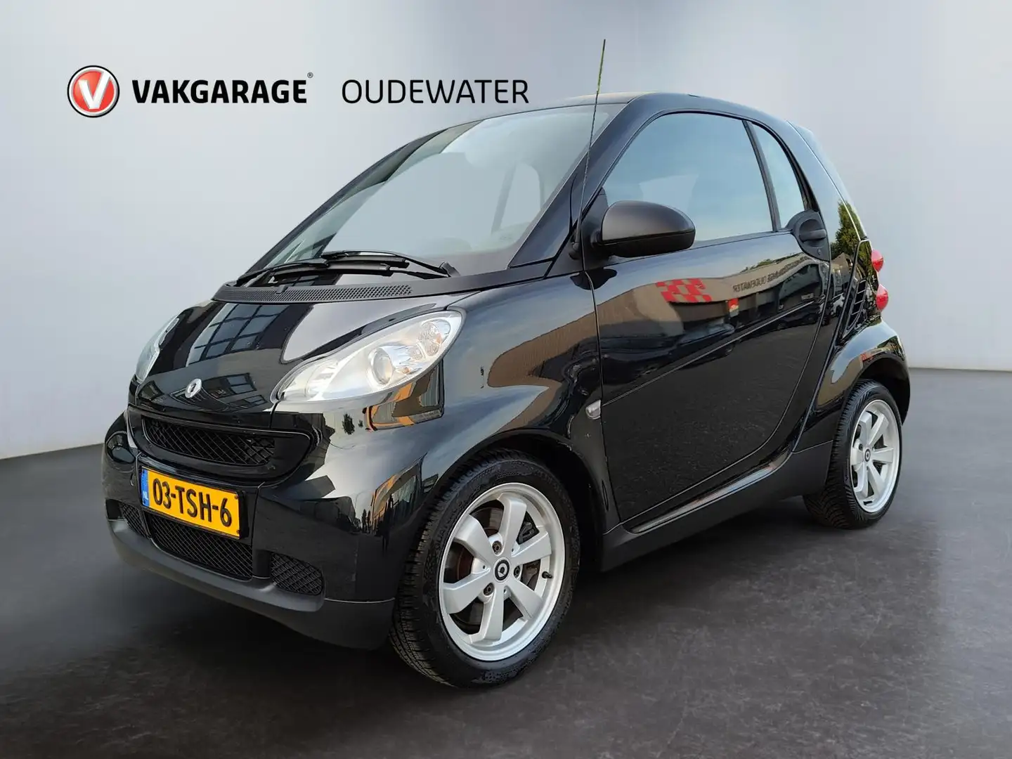 smart forTwo coupé 1.0 mhd Pure met Airco Zwart - 1