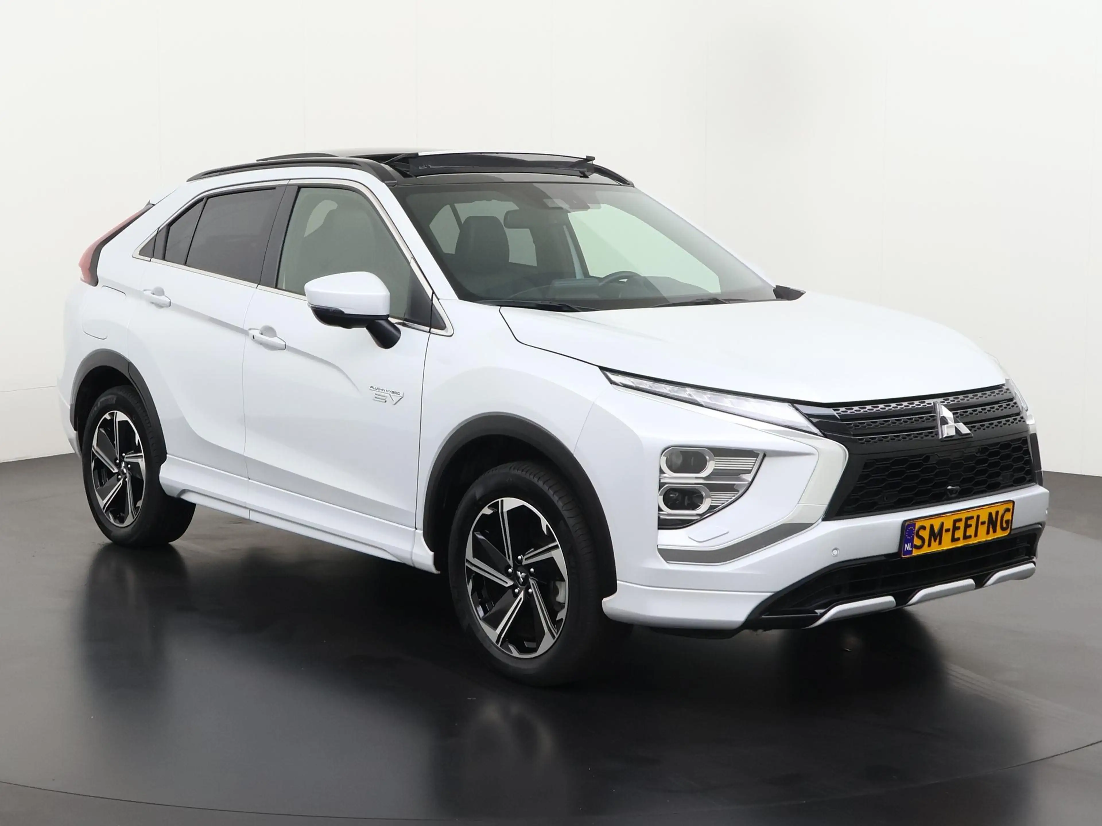 Mitsubishi Eclipse Cross 2.4 PHEV Instyle | Panoramadak | Zondag Open! — photo 31