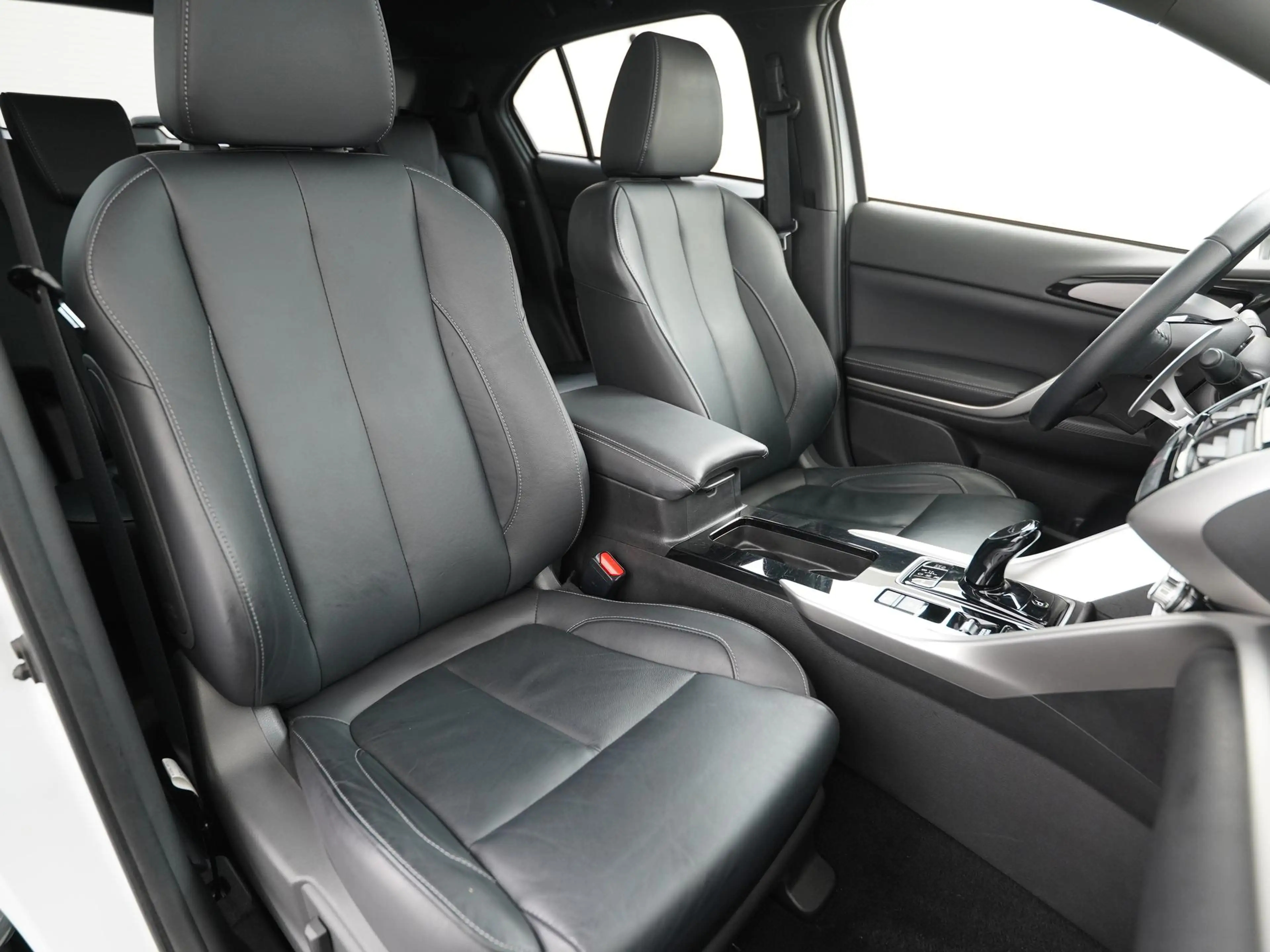 Mitsubishi Eclipse Cross 2.4 PHEV Instyle | Panoramadak | Zondag Open! — photo 33