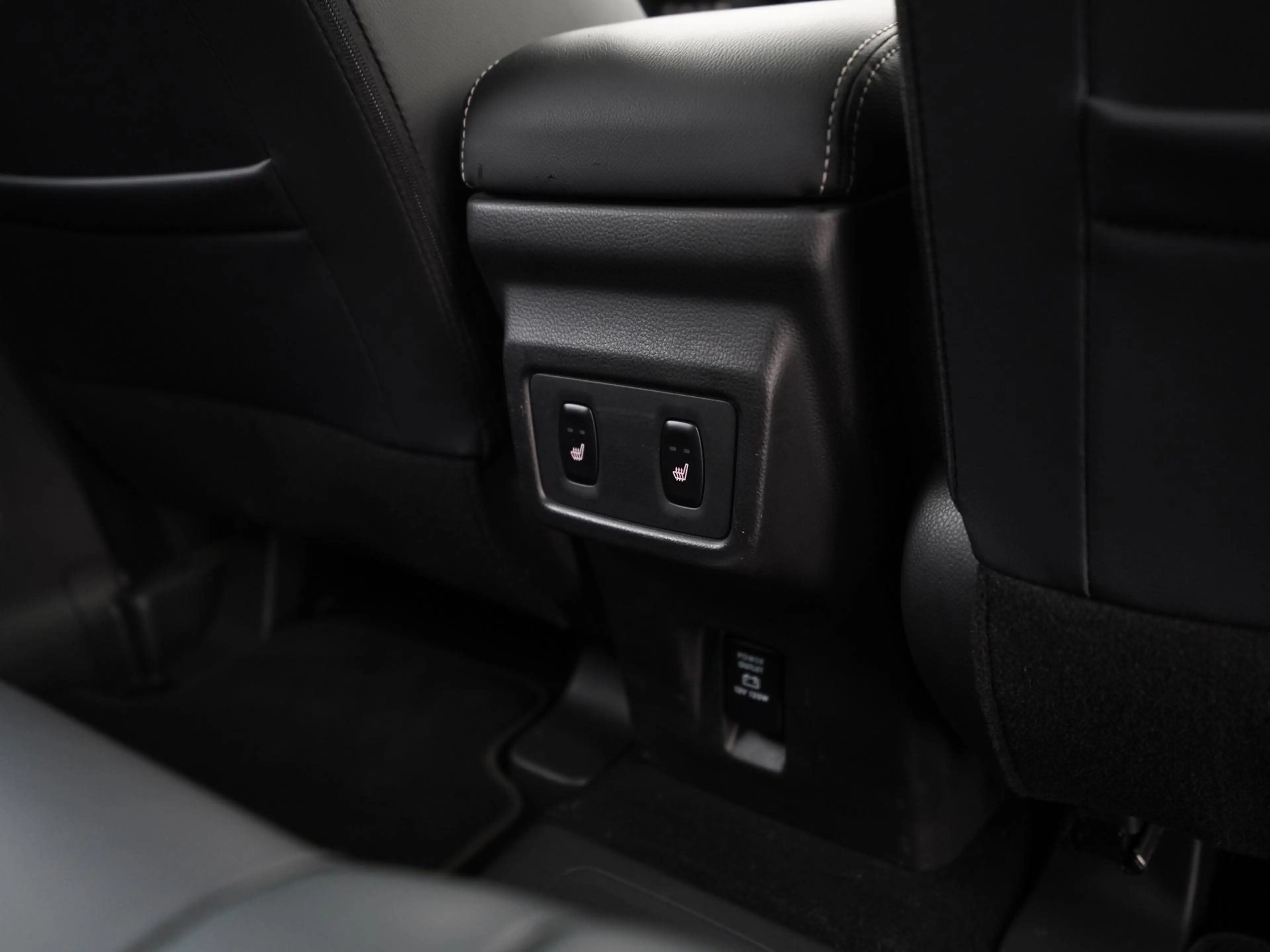 Mitsubishi Eclipse Cross 2.4 PHEV Instyle | Panoramadak | Zondag Open! — photo 30