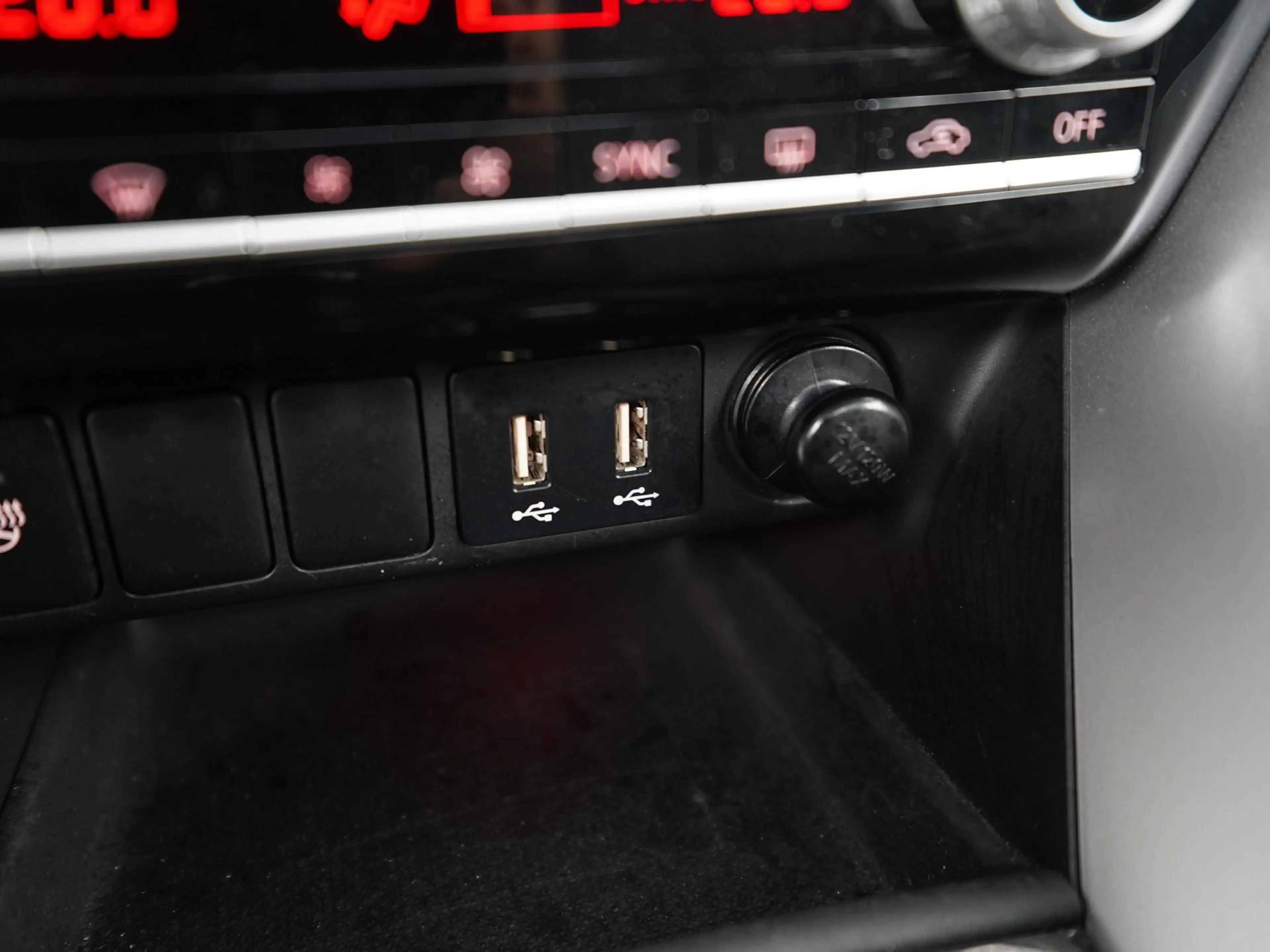Mitsubishi Eclipse Cross 2.4 PHEV Instyle | Panoramadak | Zondag Open! — photo 13