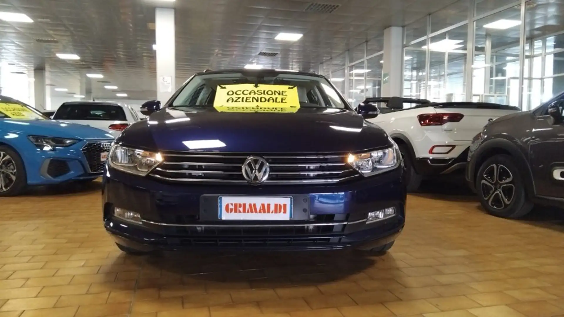 Volkswagen Passat VAR. 2.0 TDI Business PELLE TETTO Grigio - 2