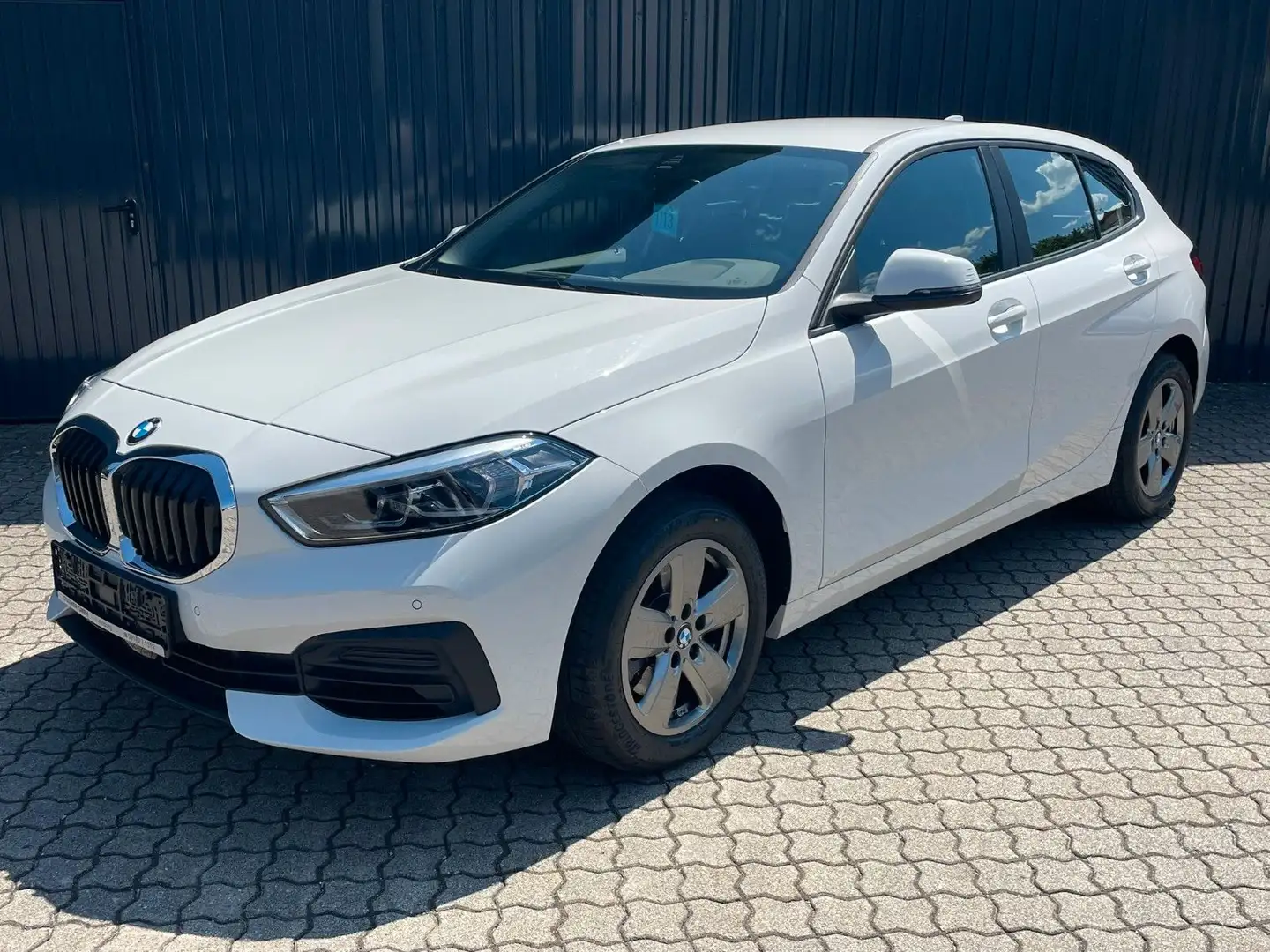 BMW 116 i 5-Türer/ Lenkradheiz/LED/Sitzheiz/Navi Weiß - 2
