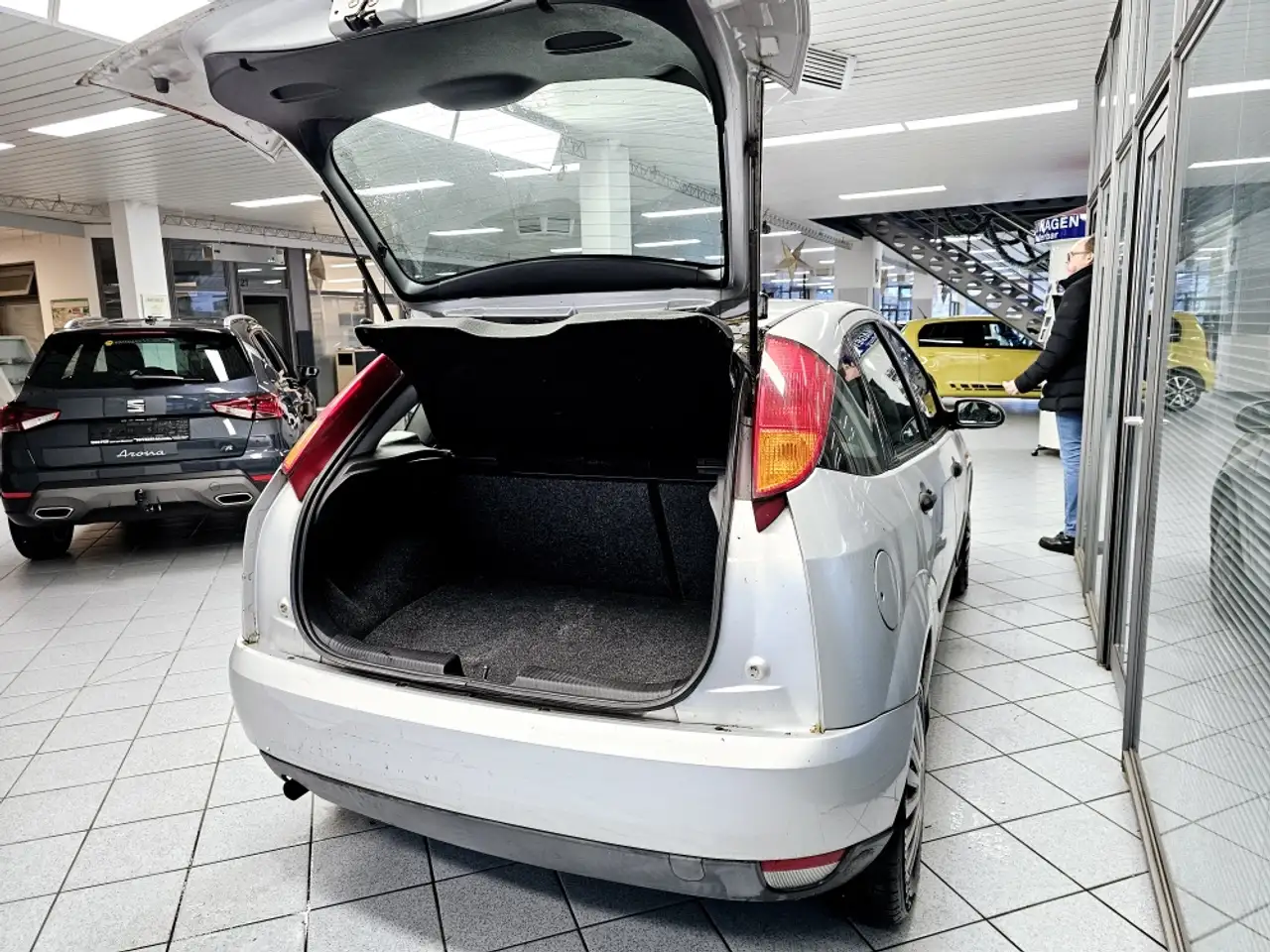 Ford Focus Pkw hat keinen Brief, nur Teileverkauf, foto 3