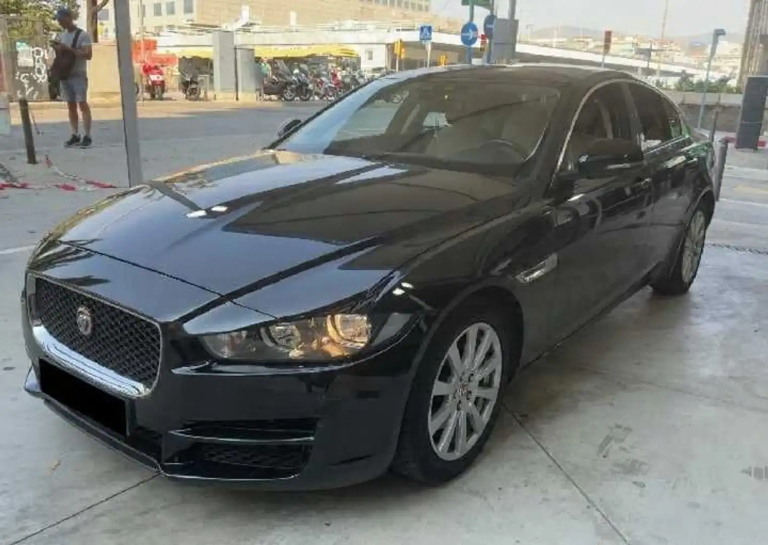 Jaguar XE 2.0D Portfolio Aut. Portfolio Gtia.3 años Negro - 2