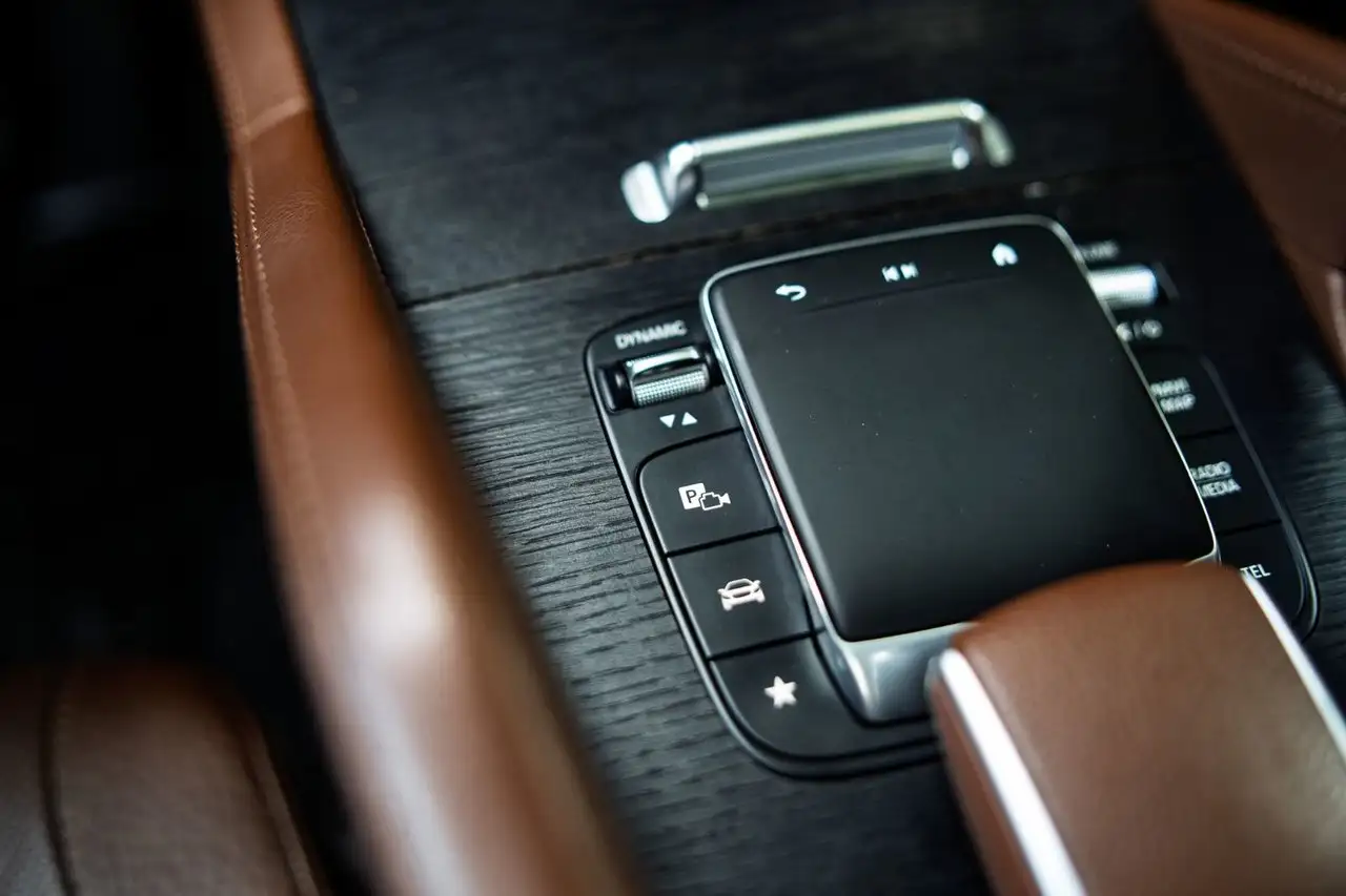 Mercedes-Benz GLE снимка Mercedes-Benz GLE