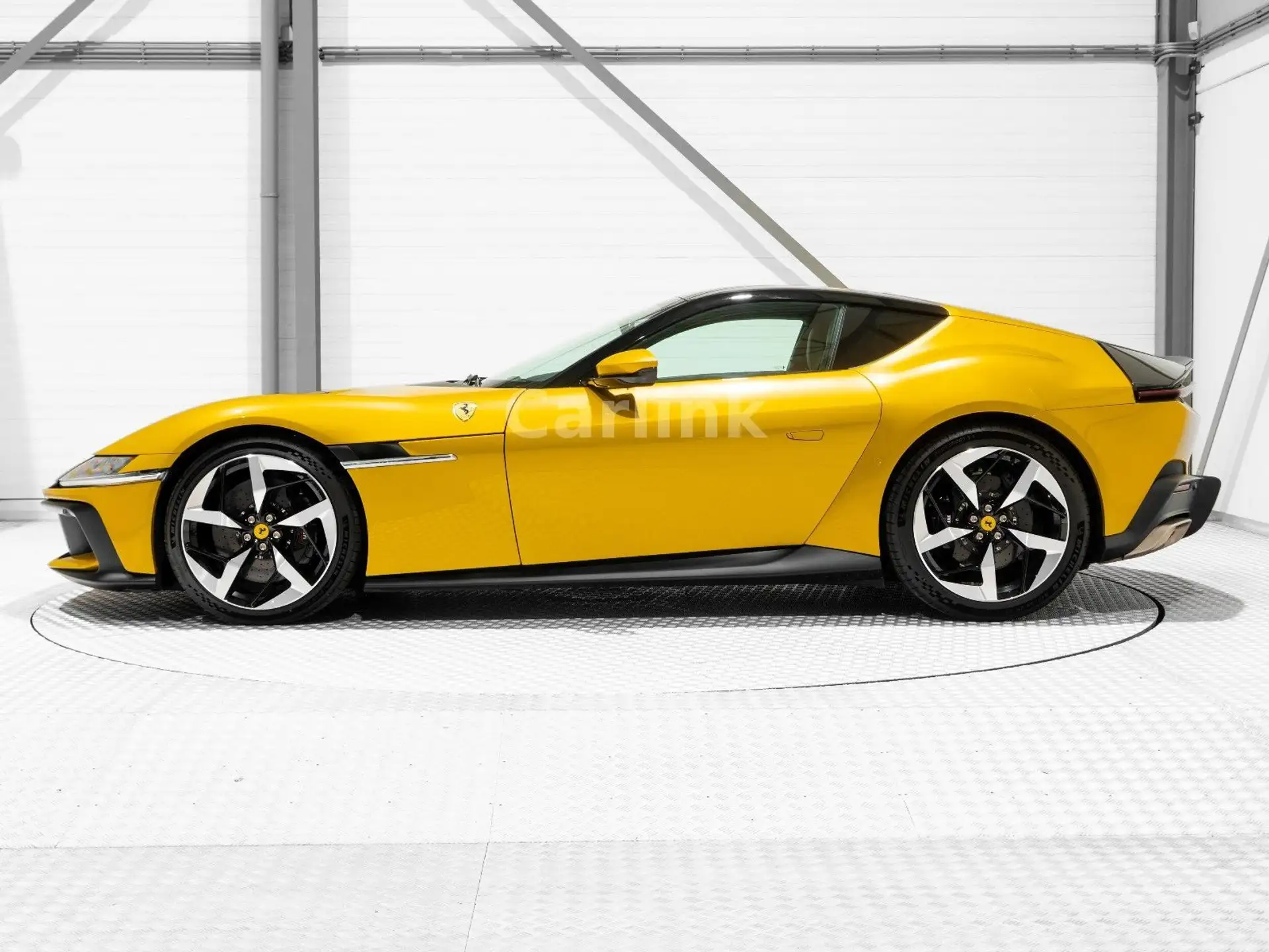 페라리 12 칠린드리 Coupe 2025 노랑 사진 2