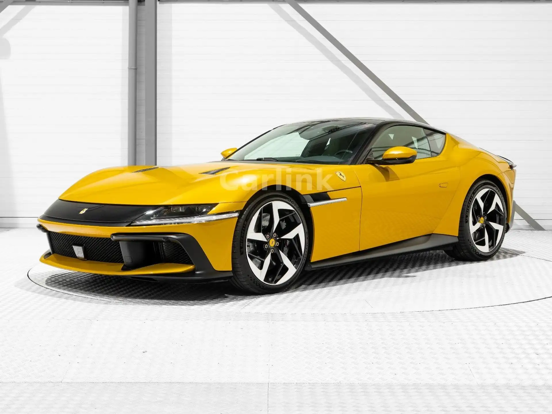 페라리 12 칠린드리 Coupe 2025 노랑 사진 1