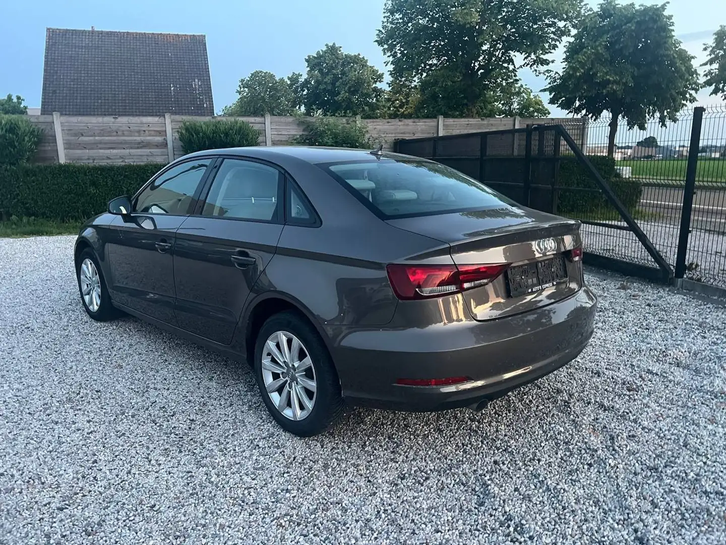Audi A3 1.6 TDi AS/Automaat/Navi/Clima/Cruise/Garantie/*** Grijs - 2