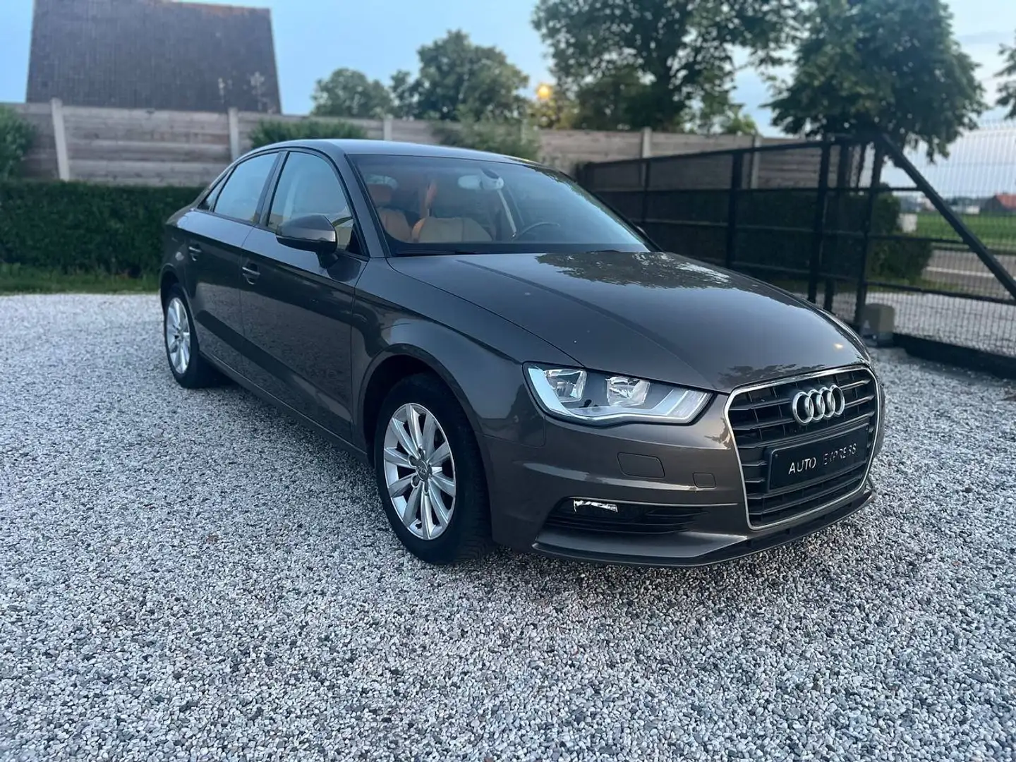 Audi A3 1.6 TDi AS/Automaat/Navi/Clima/Cruise/Garantie/*** Grijs - 1