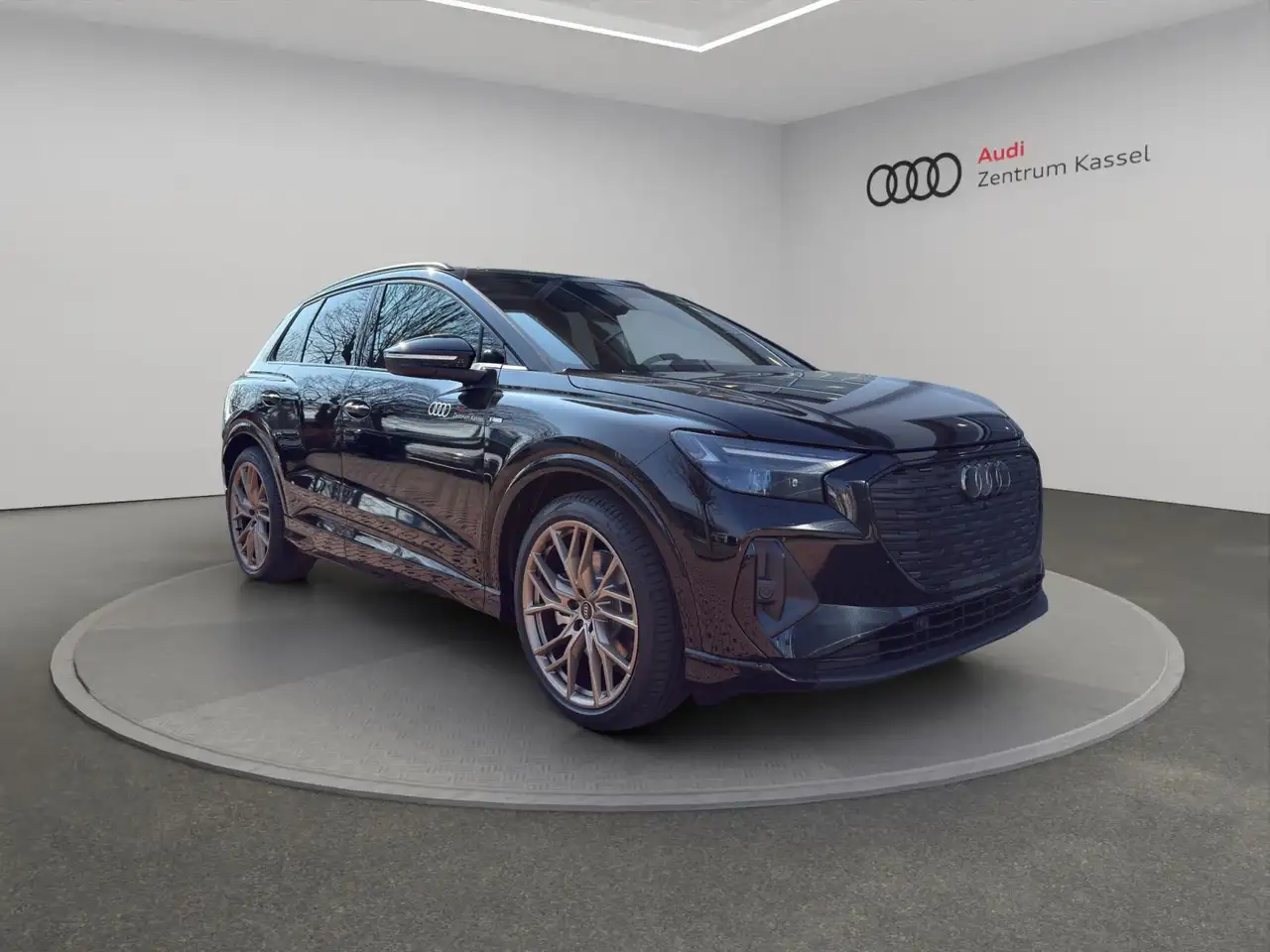 Audi Q4 e-tron Q4 45 e-tron Matrix LED Sonos HuD 21" AHK 9