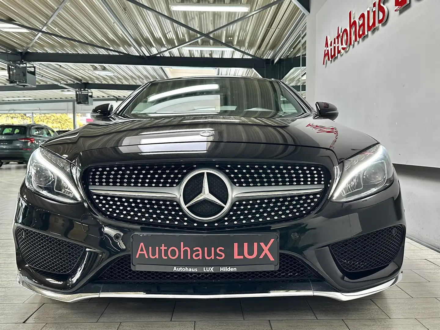 Mercedes-Benz C 200 AMG-LINE*LED*NAVI*AMBIENTE*19°*NUR 84TKM* Schwarz - 2