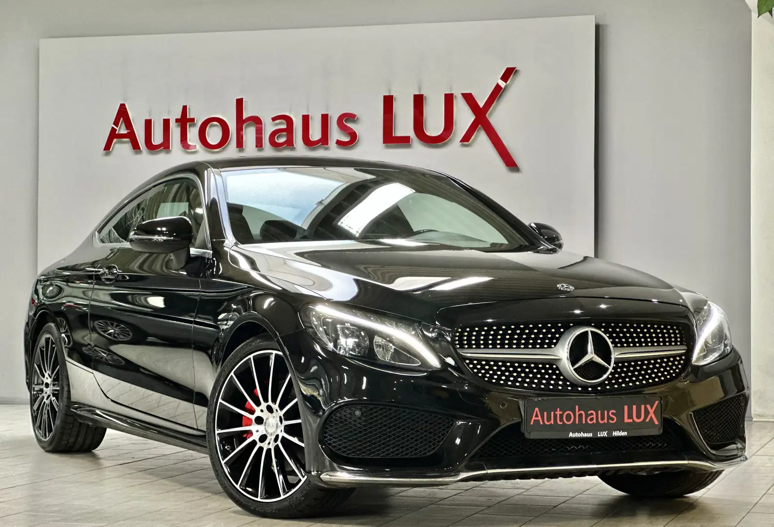 Mercedes-Benz C 200 AMG-LINE*LED*NAVI*AMBIENTE*19°*NUR 84TKM* Schwarz - 1