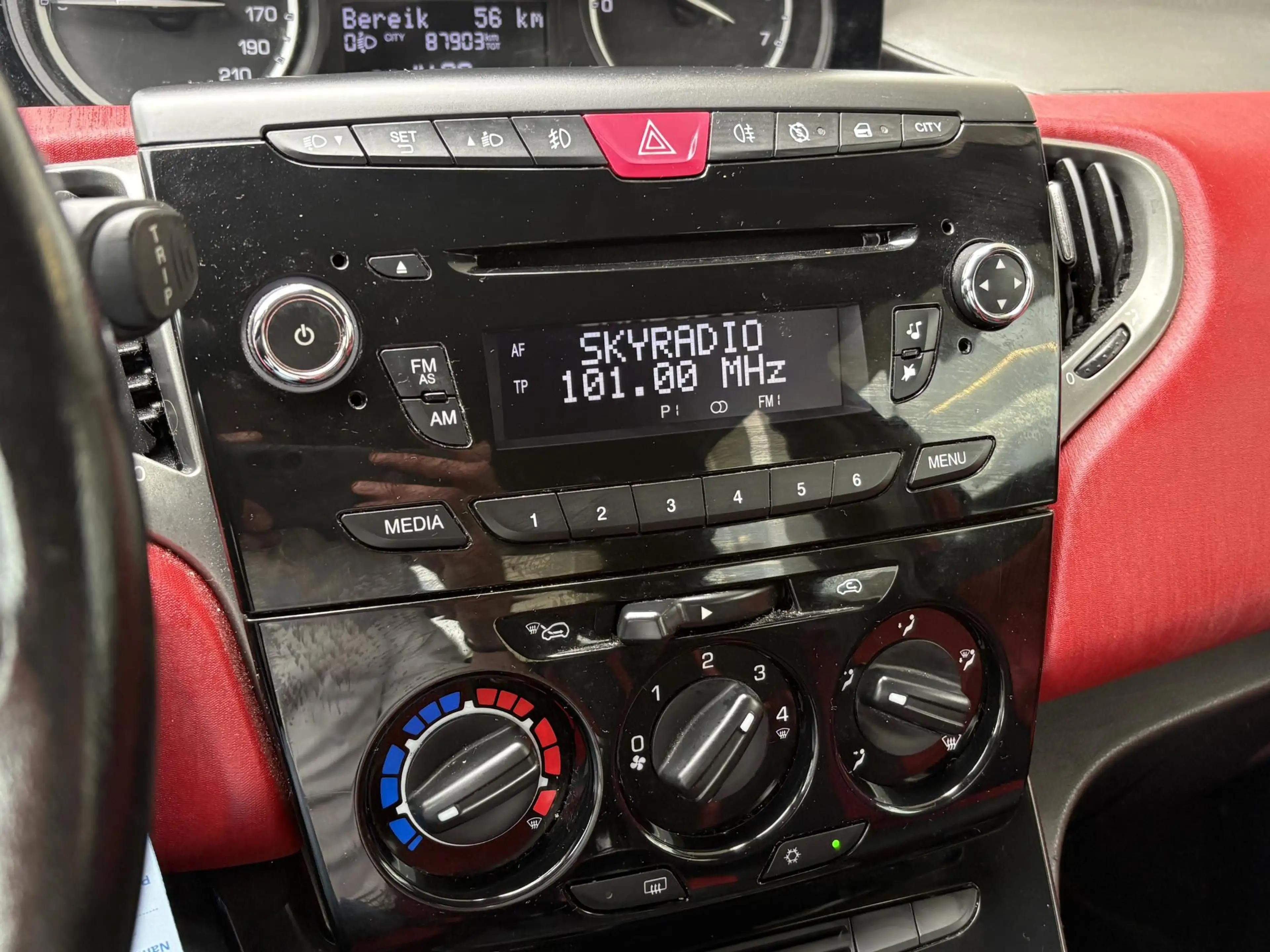 Lancia Ypsilon 0.9 TwinAir Silver Plus | Two Tone | Weinig kilome — photo 10